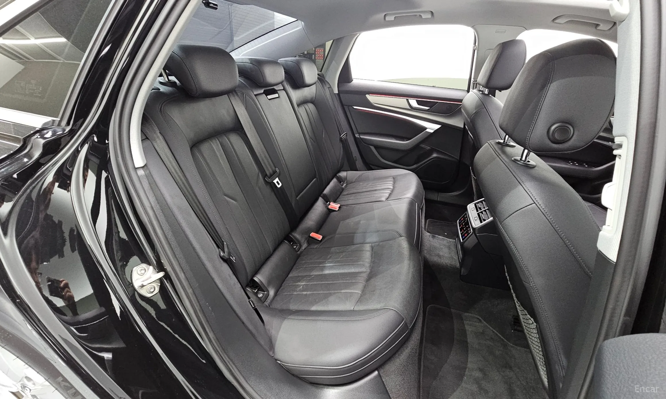 Audi A6 (C8) превью 18