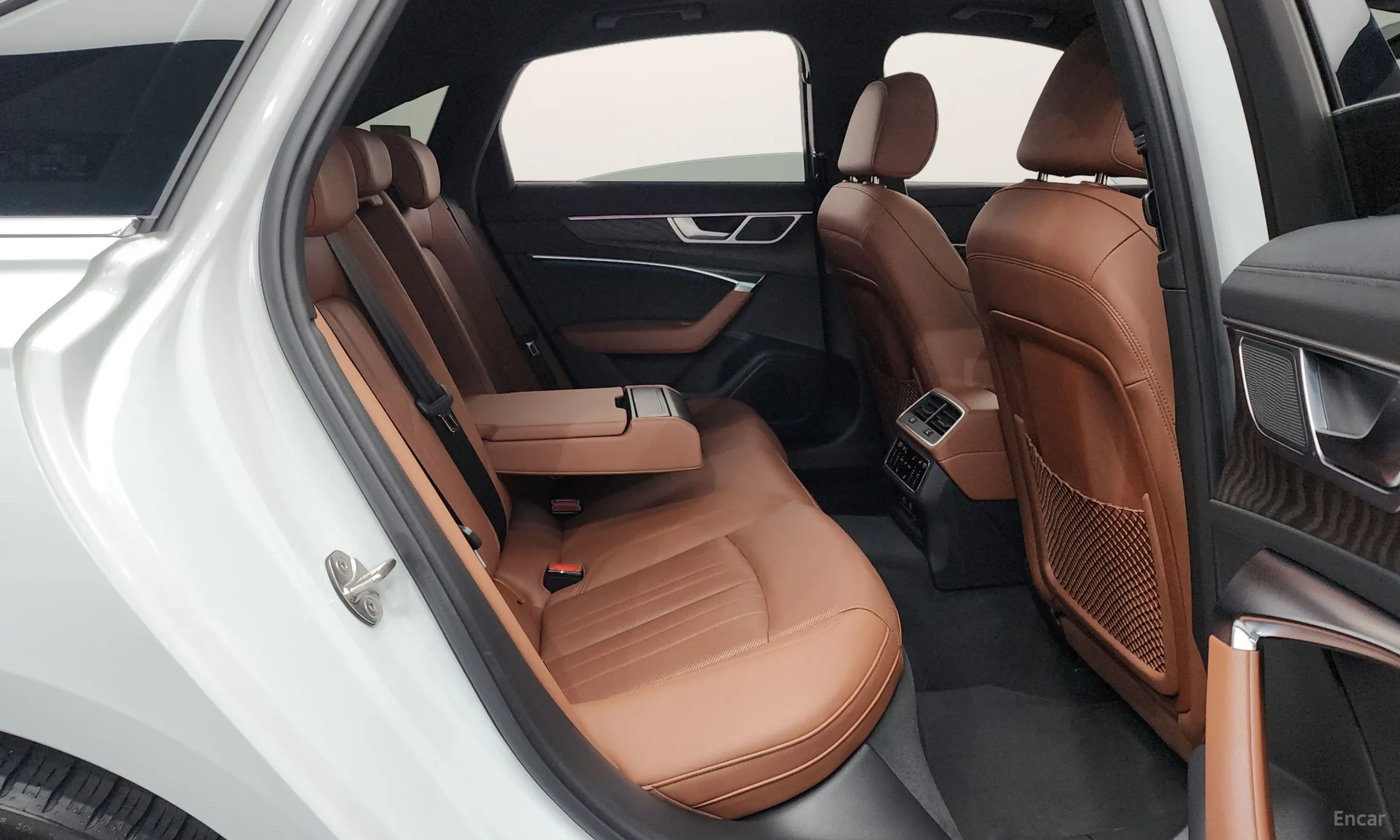 Audi A6 (C8) превью 11