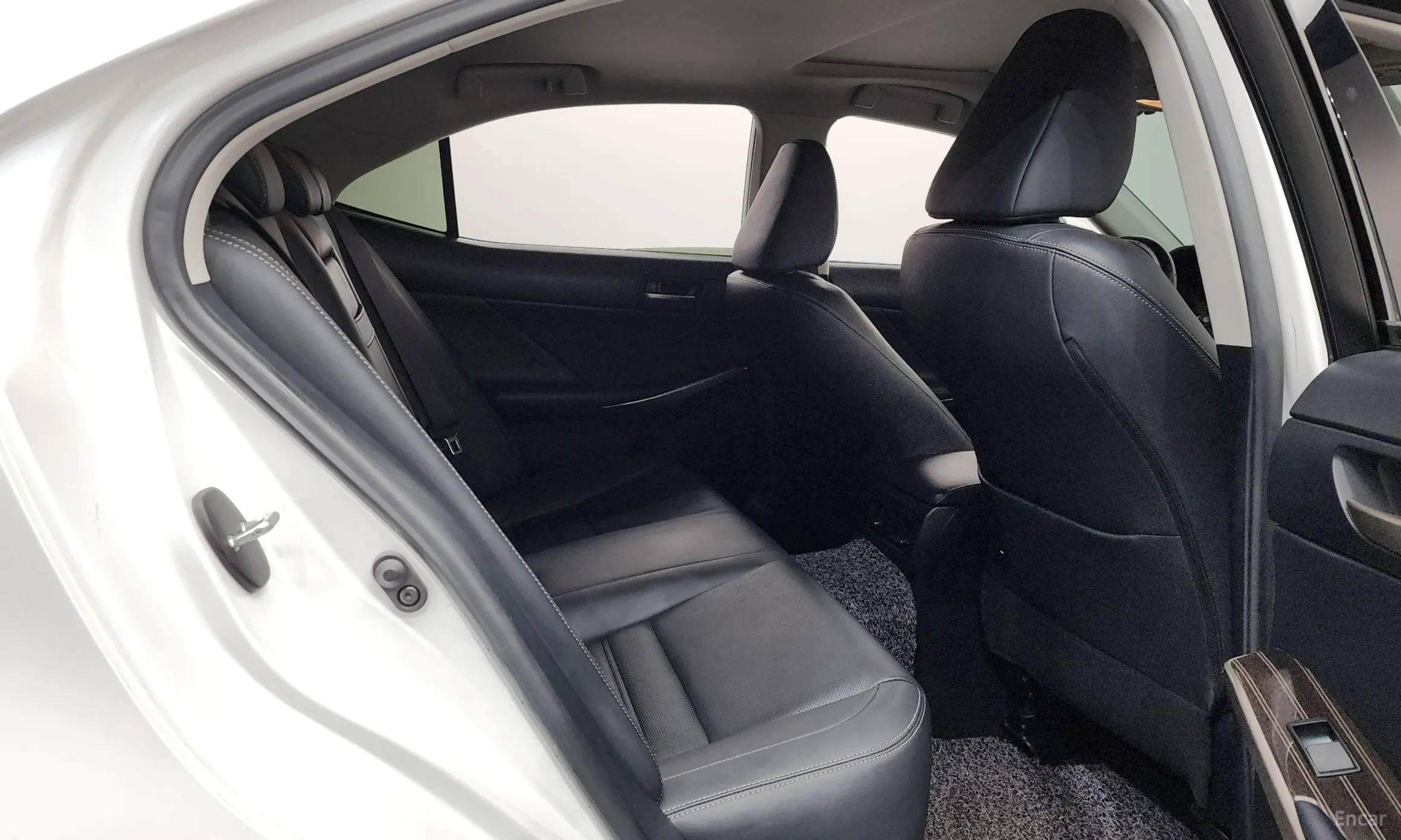 Lexus New IS200t превью 11