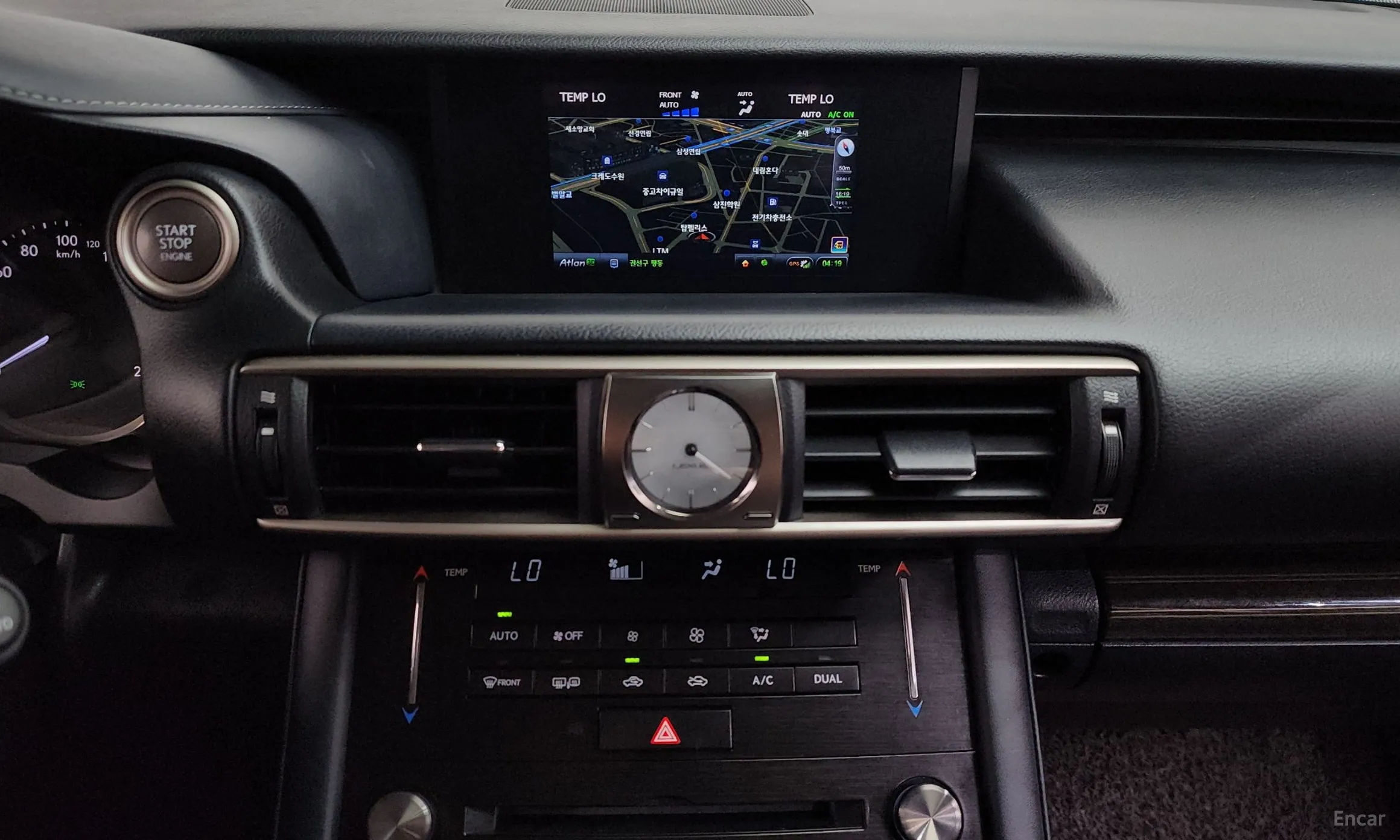 Lexus New IS200t превью 14