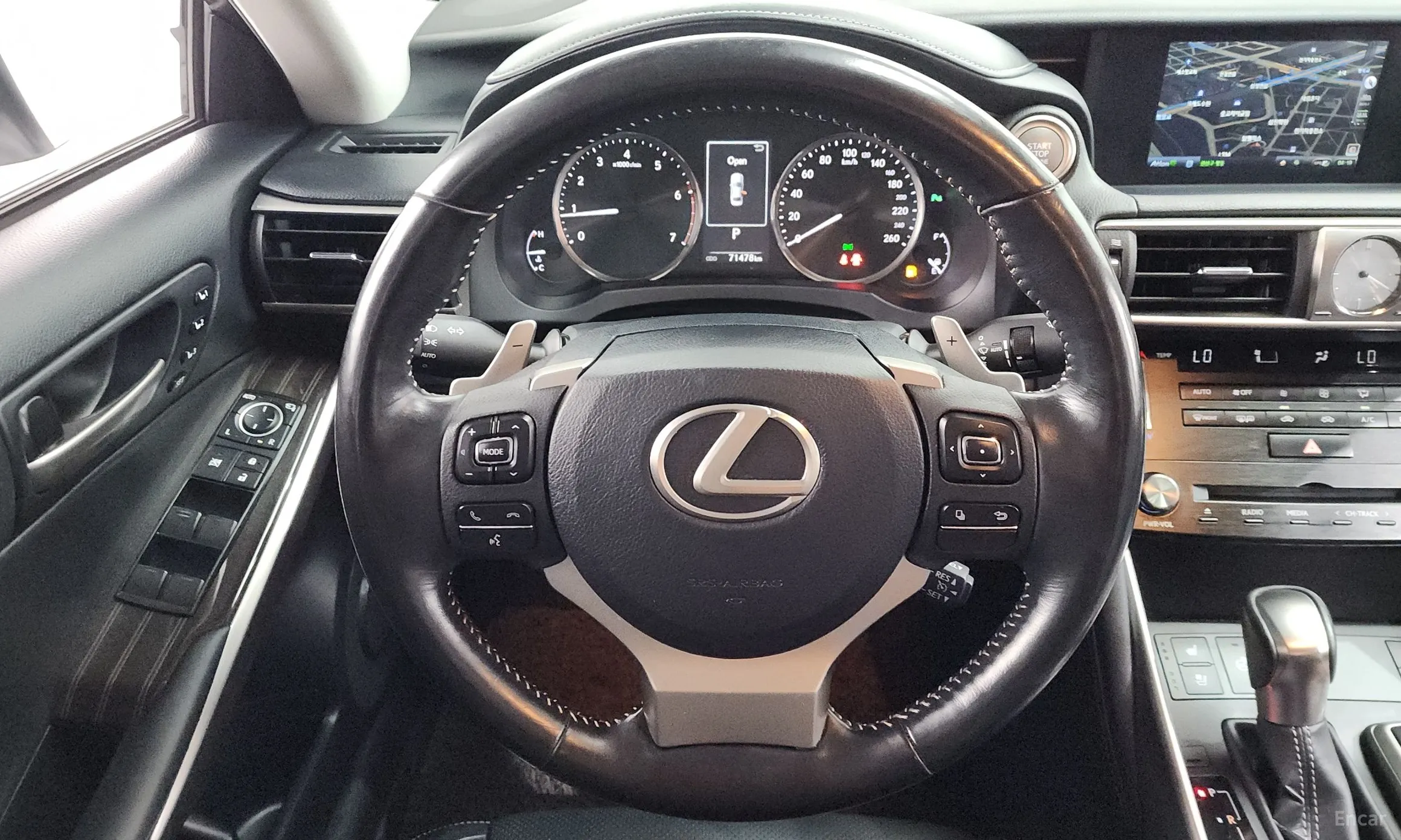 Lexus New IS200t превью 15
