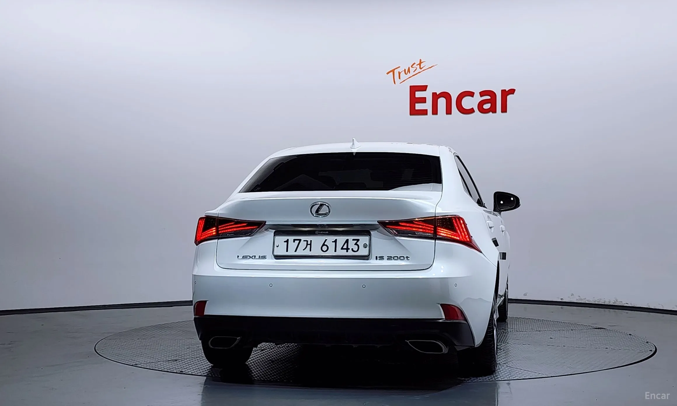 Lexus New IS200t превью 4