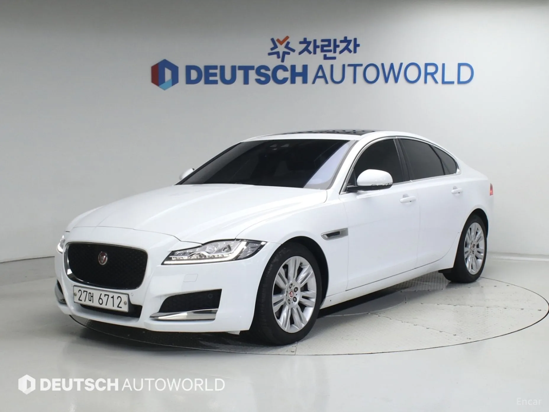 Jaguar XF (x260)