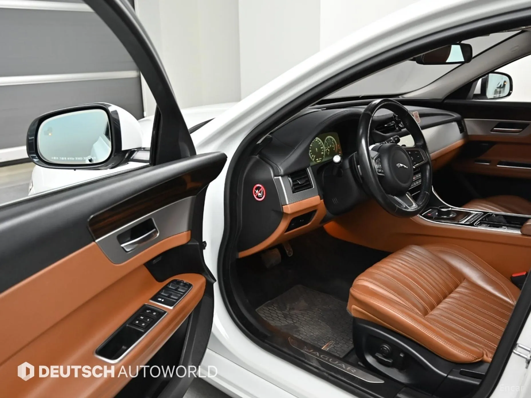 Jaguar XF (x260) превью 11