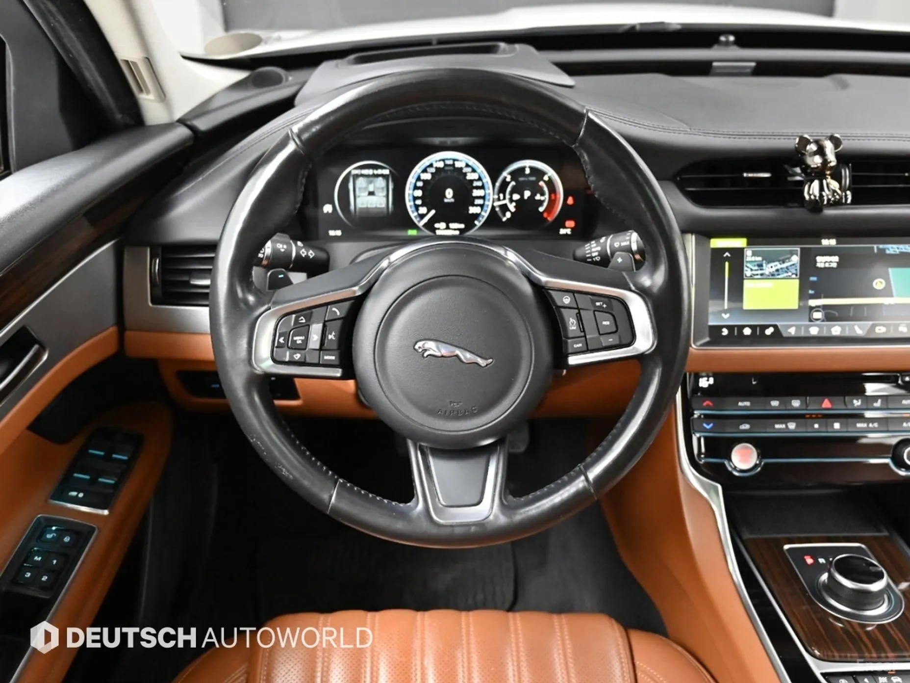 Jaguar XF (x260) превью 13
