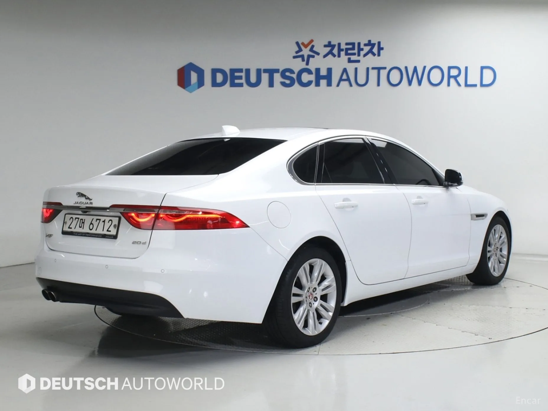Jaguar XF (x260)