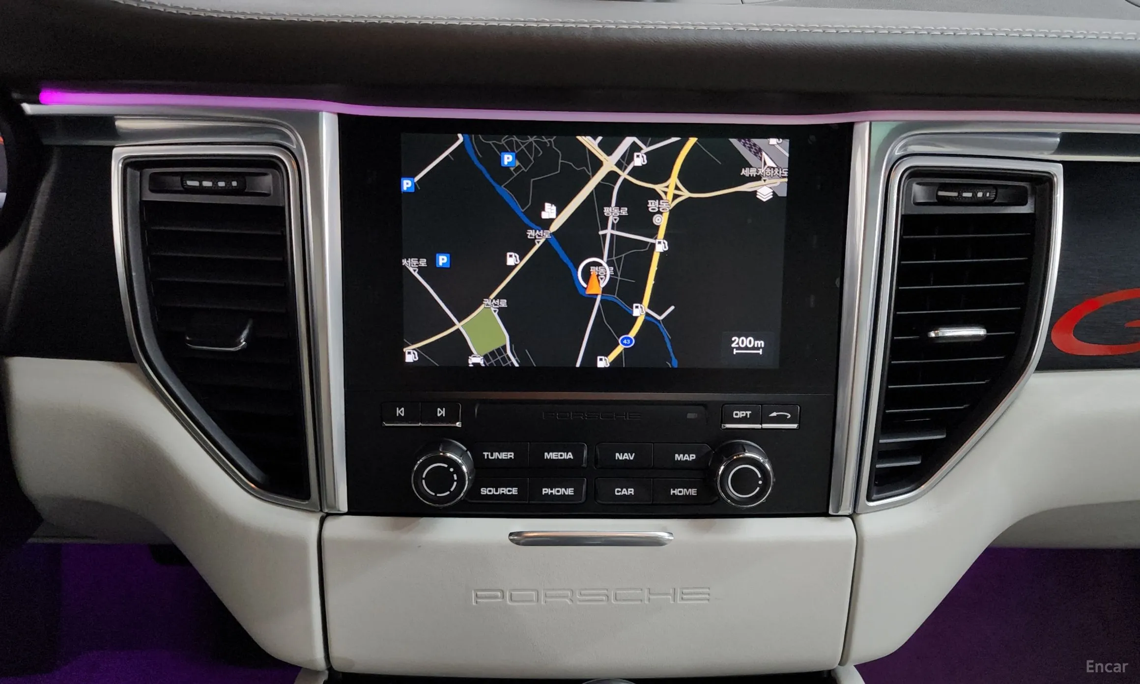 Porsche Macan превью 12