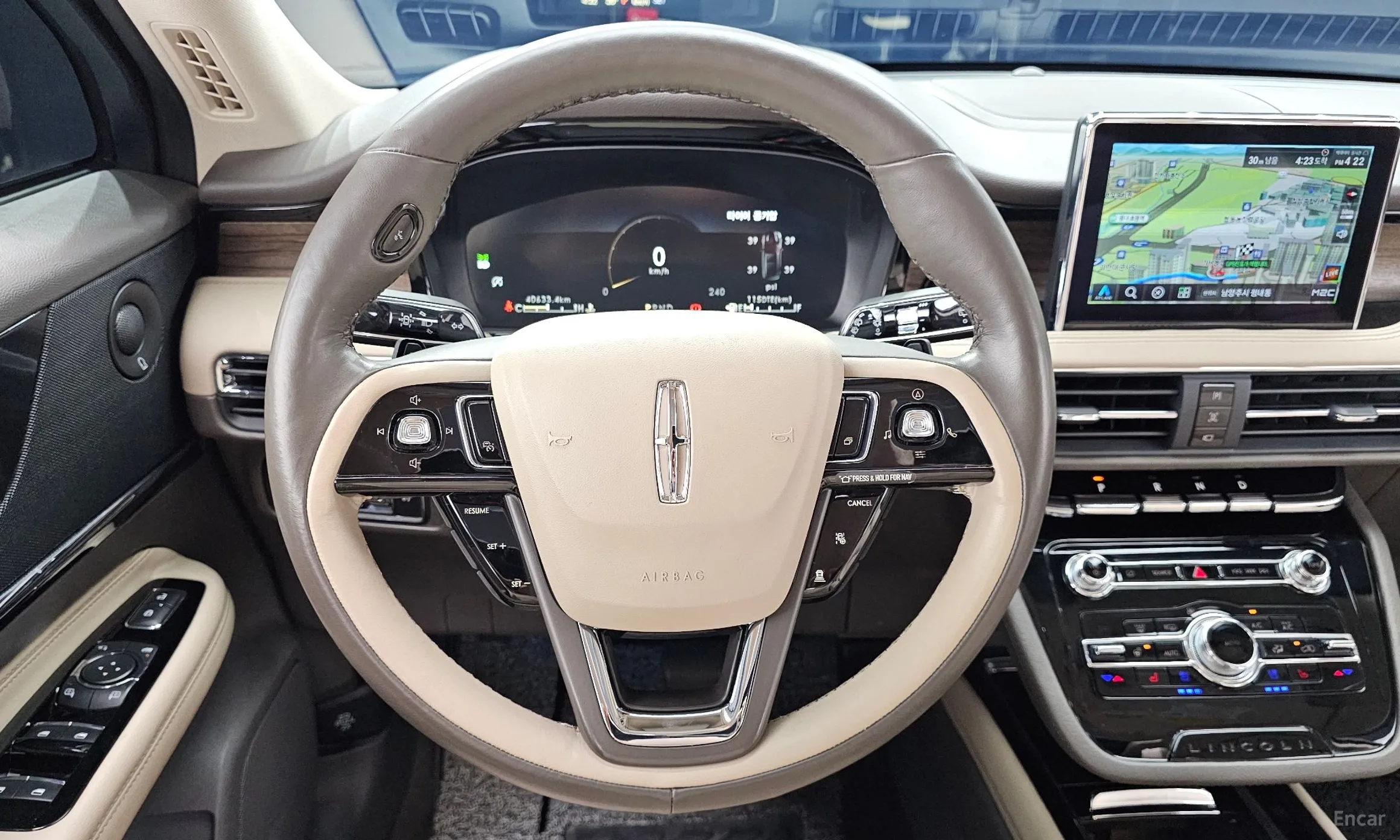 Lincoln Corsair превью 13