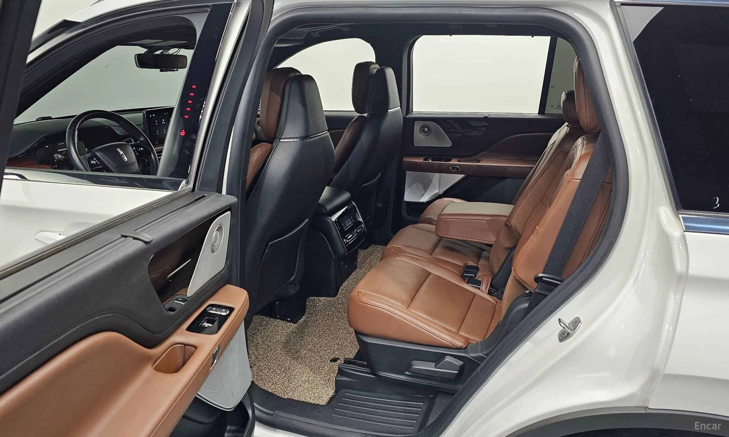 Lincoln Aviator 2nd Generation превью 11