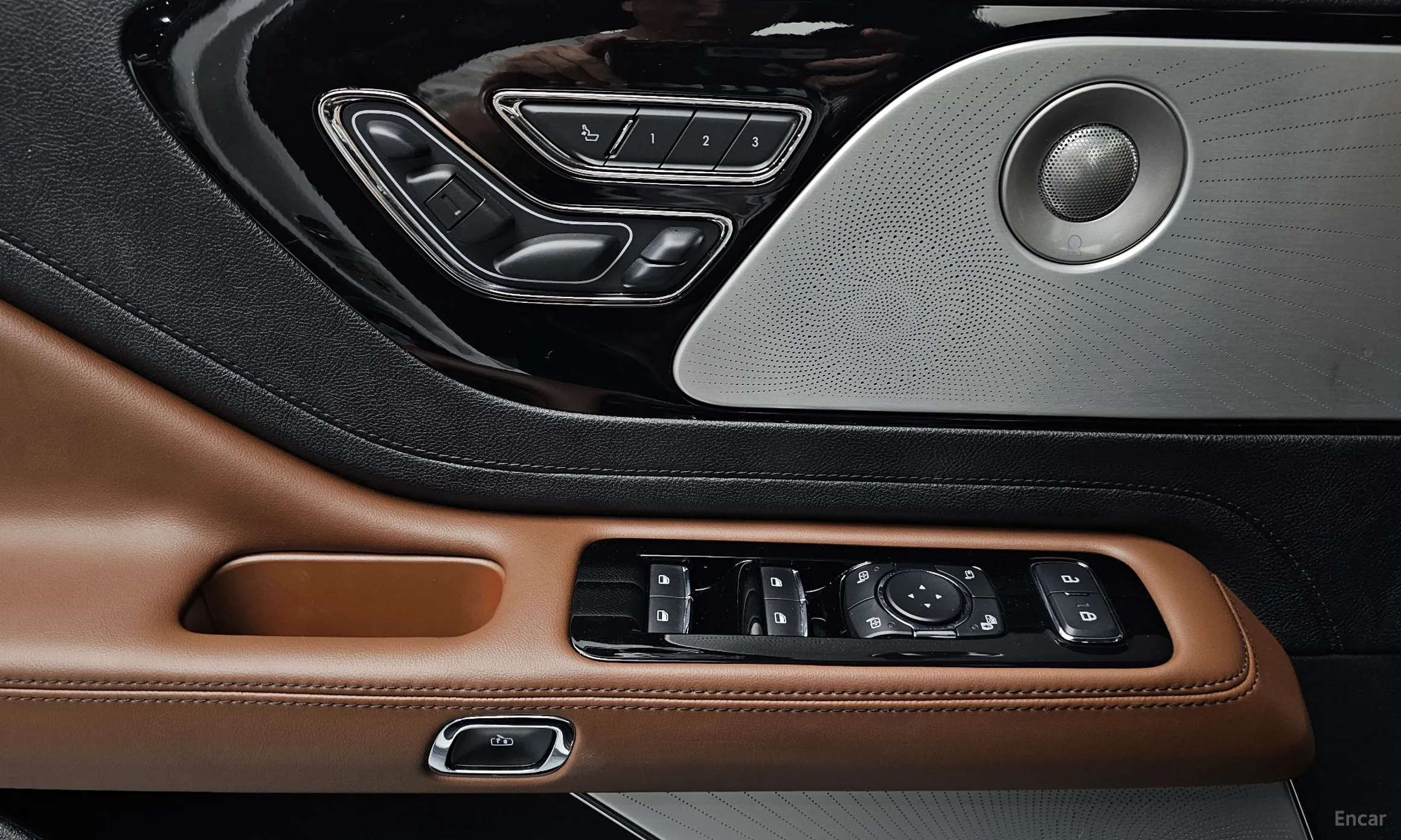Lincoln Aviator 2nd Generation превью 15