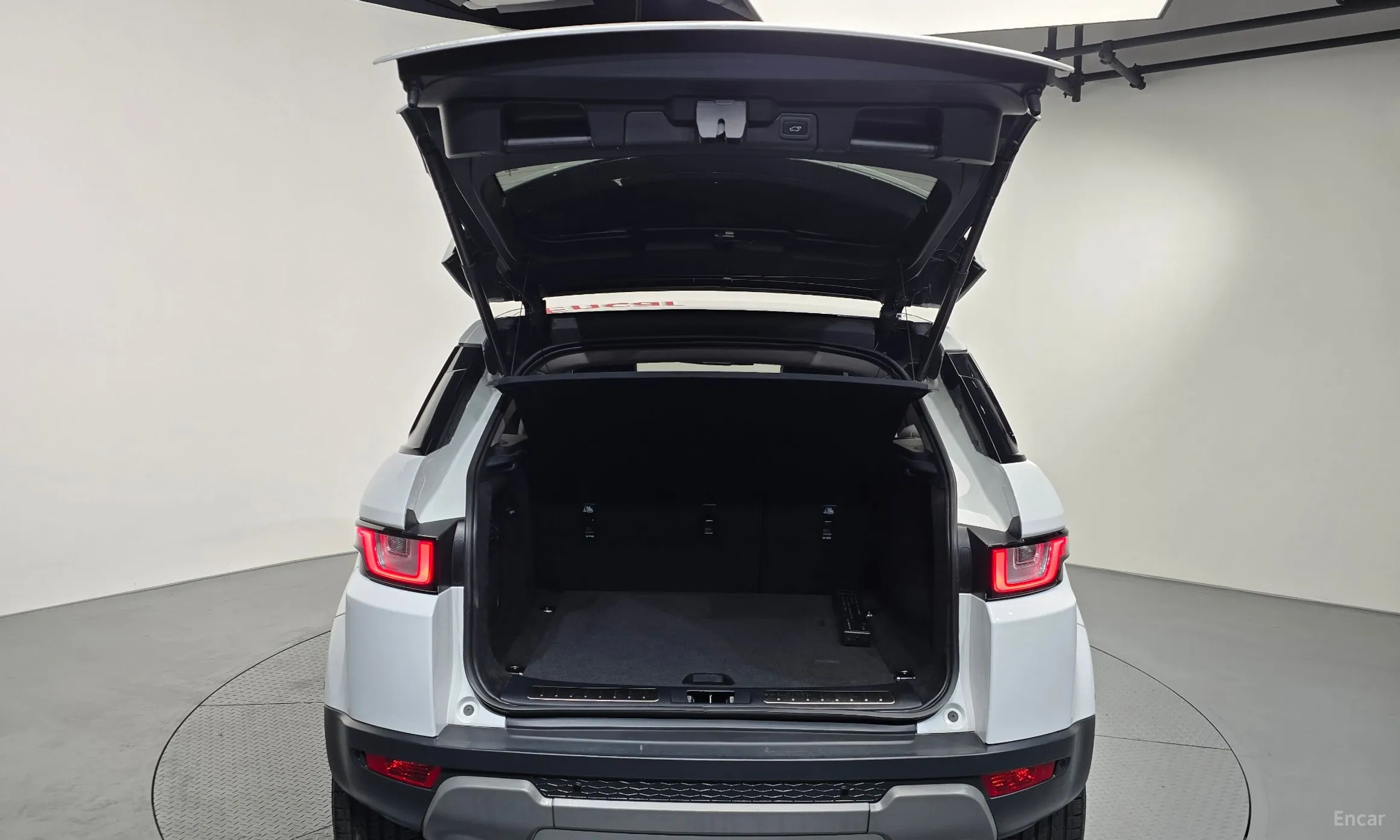 Land Rover Range Rover Evoque превью 20