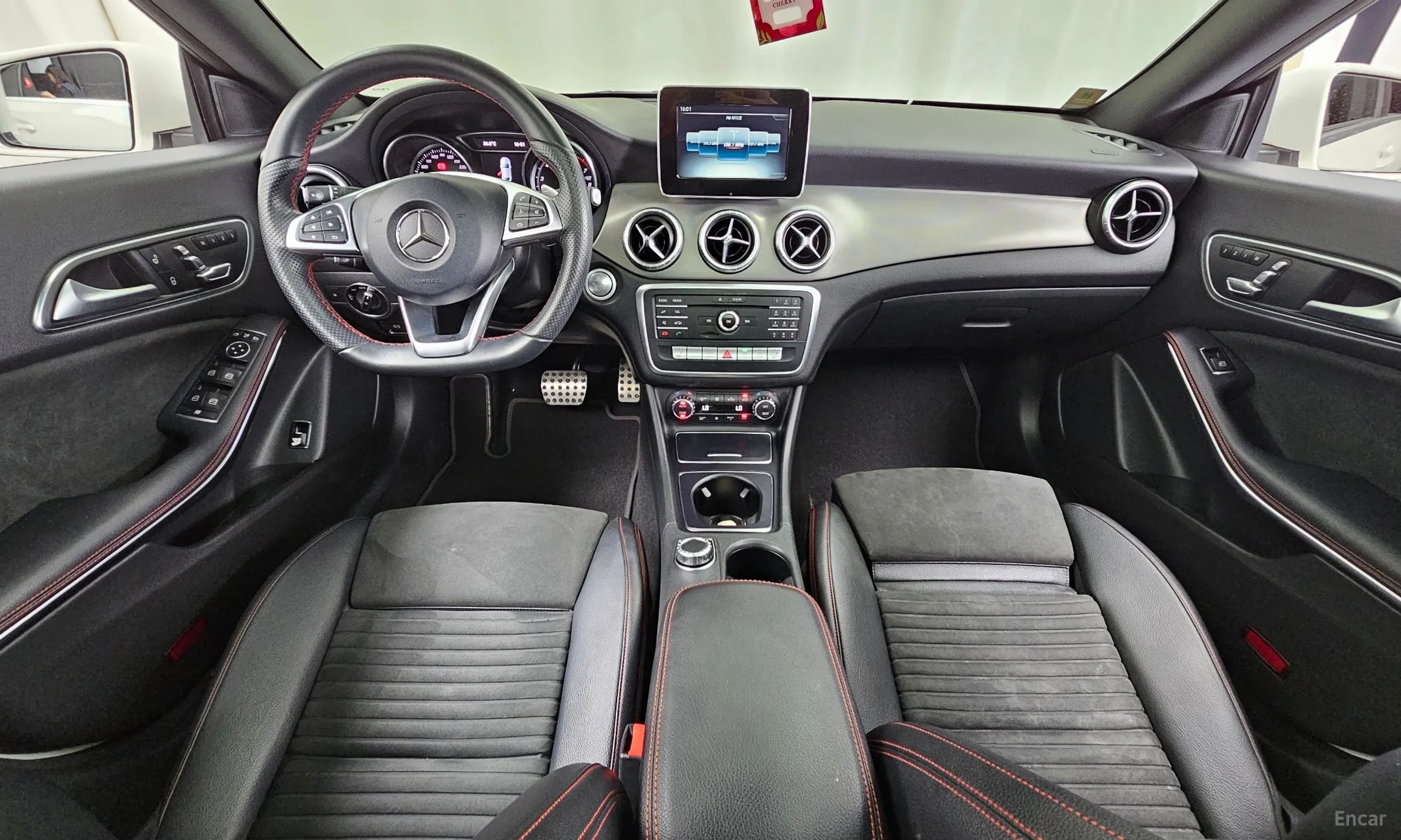 Mercedes Benz CLA-Class C117 превью 7