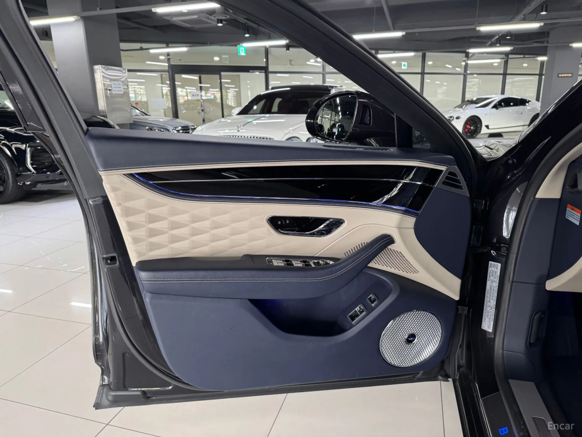 Bentley Flying Spur 3rd Generation превью 7