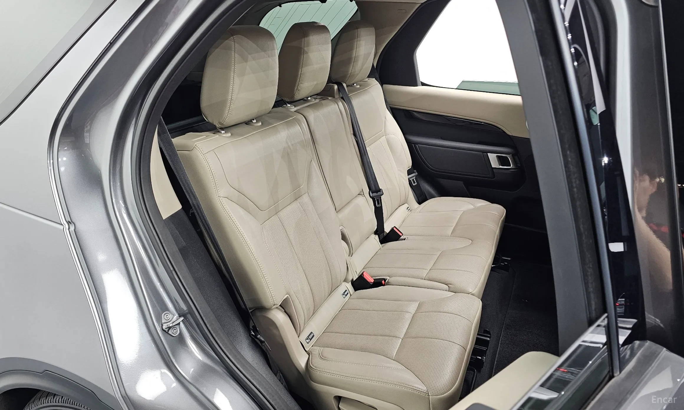 Land Rover Discovery 5 превью 11