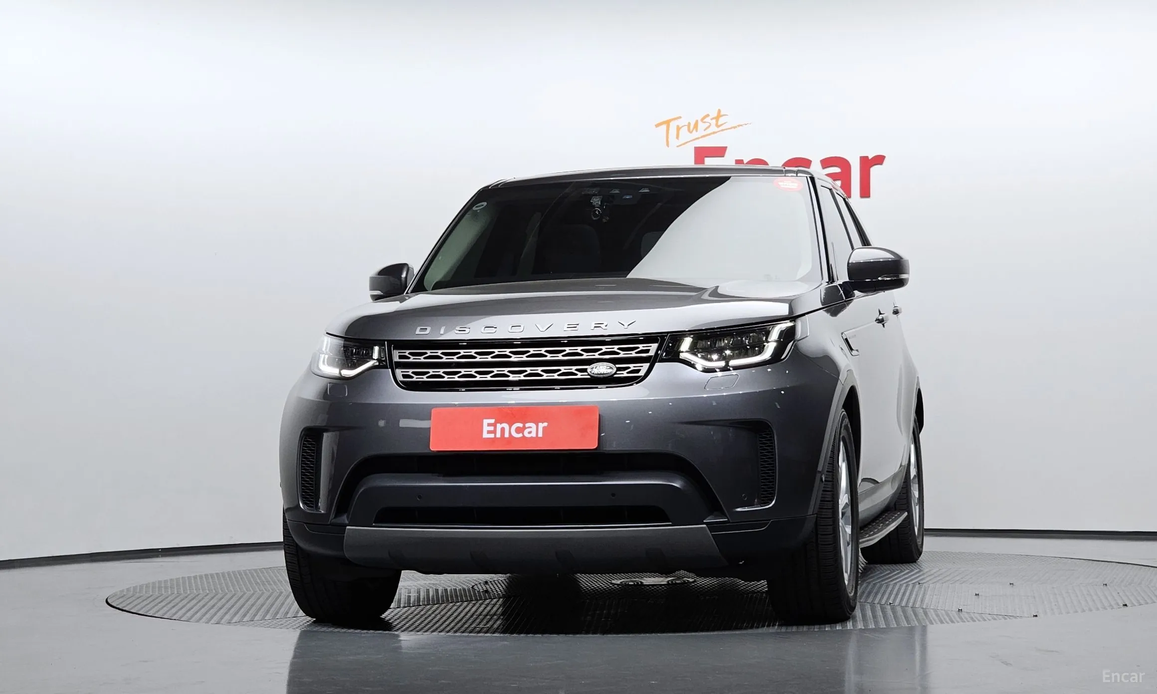 Land Rover Discovery 5 превью 3
