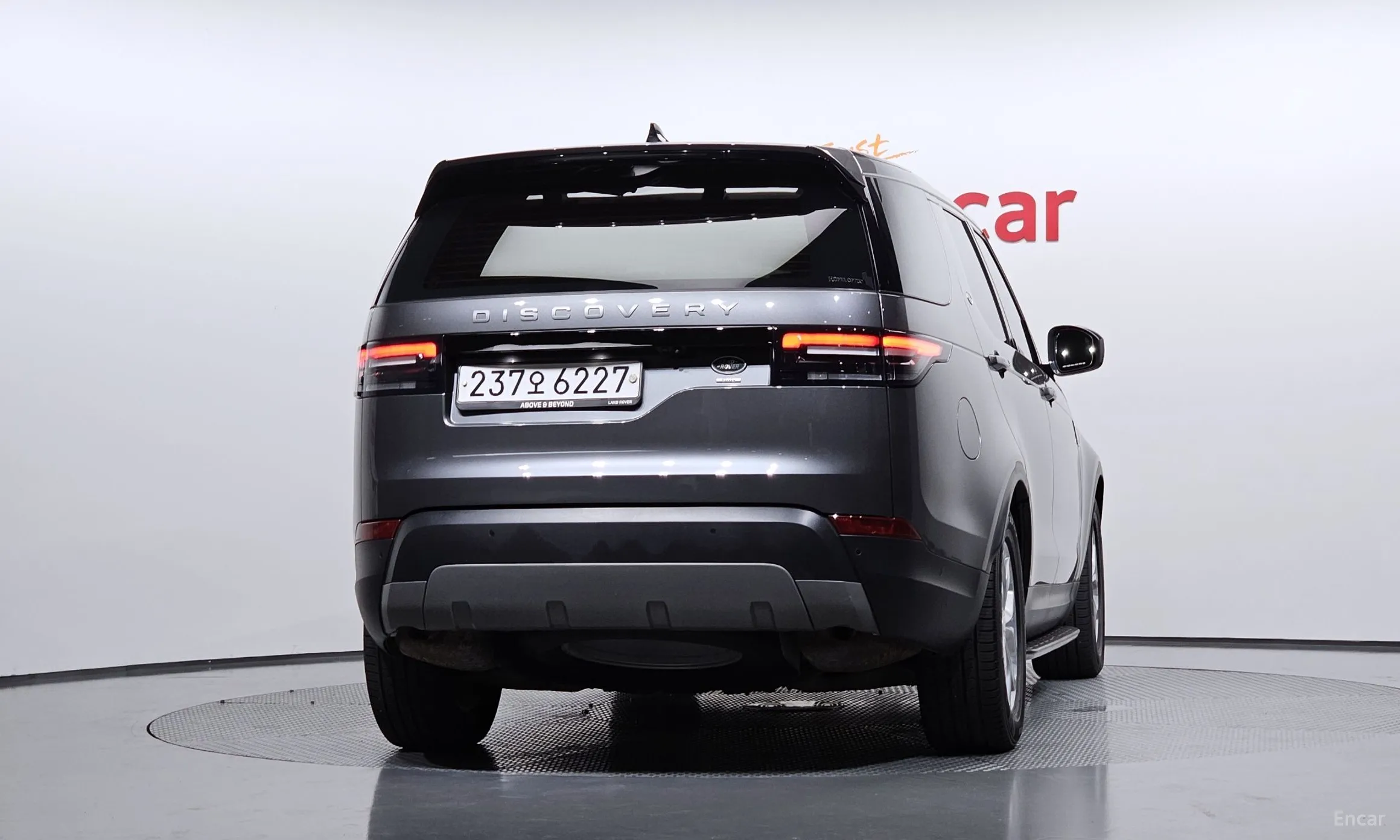 Land Rover Discovery 5 превью 4