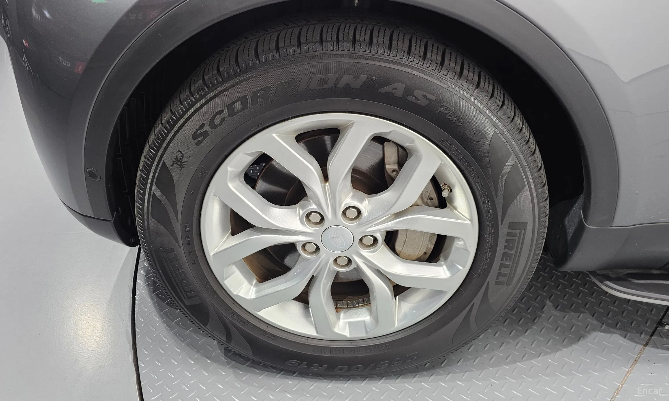 Land Rover Discovery 5 превью 5