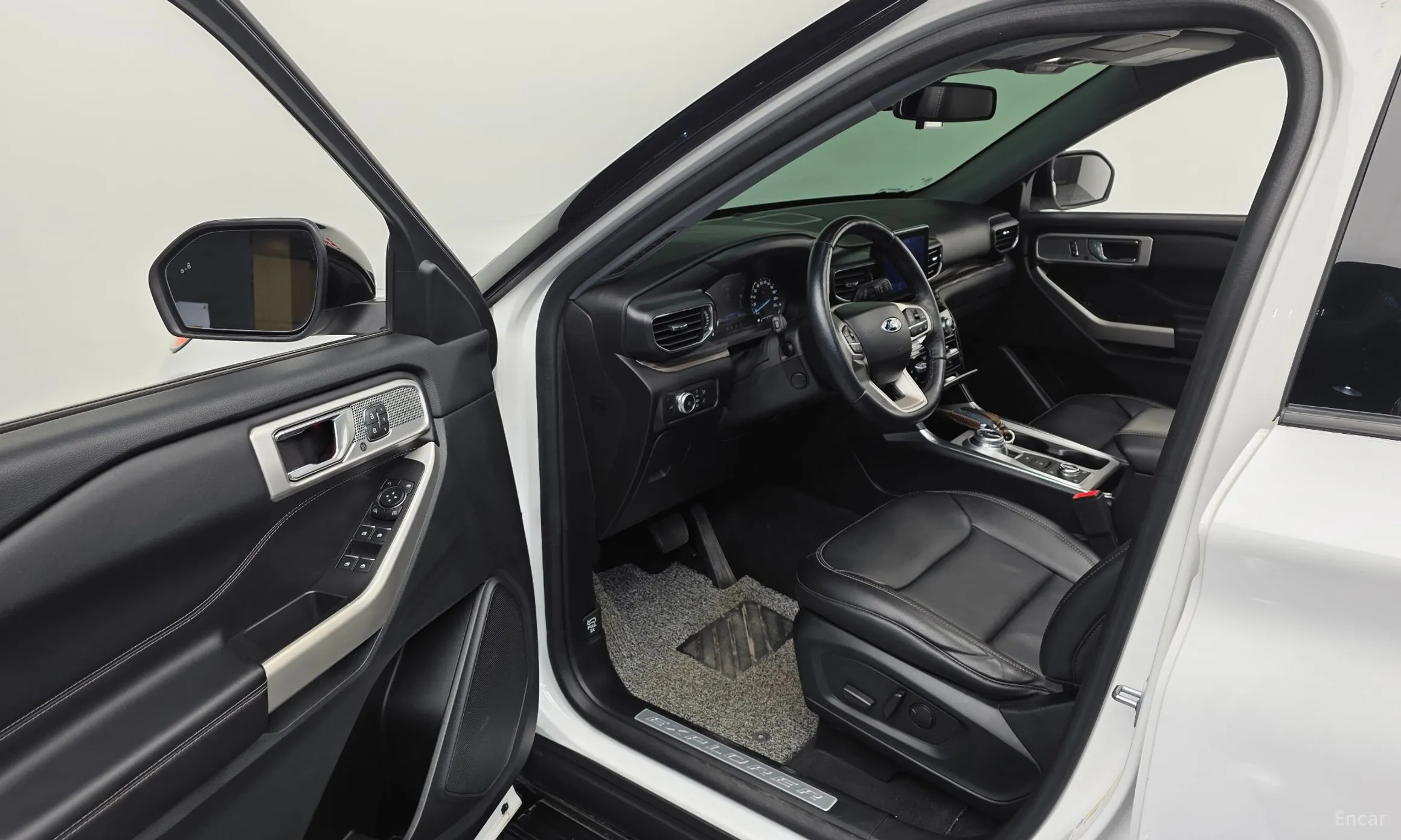 Ford Explorer 6th Generation превью 10