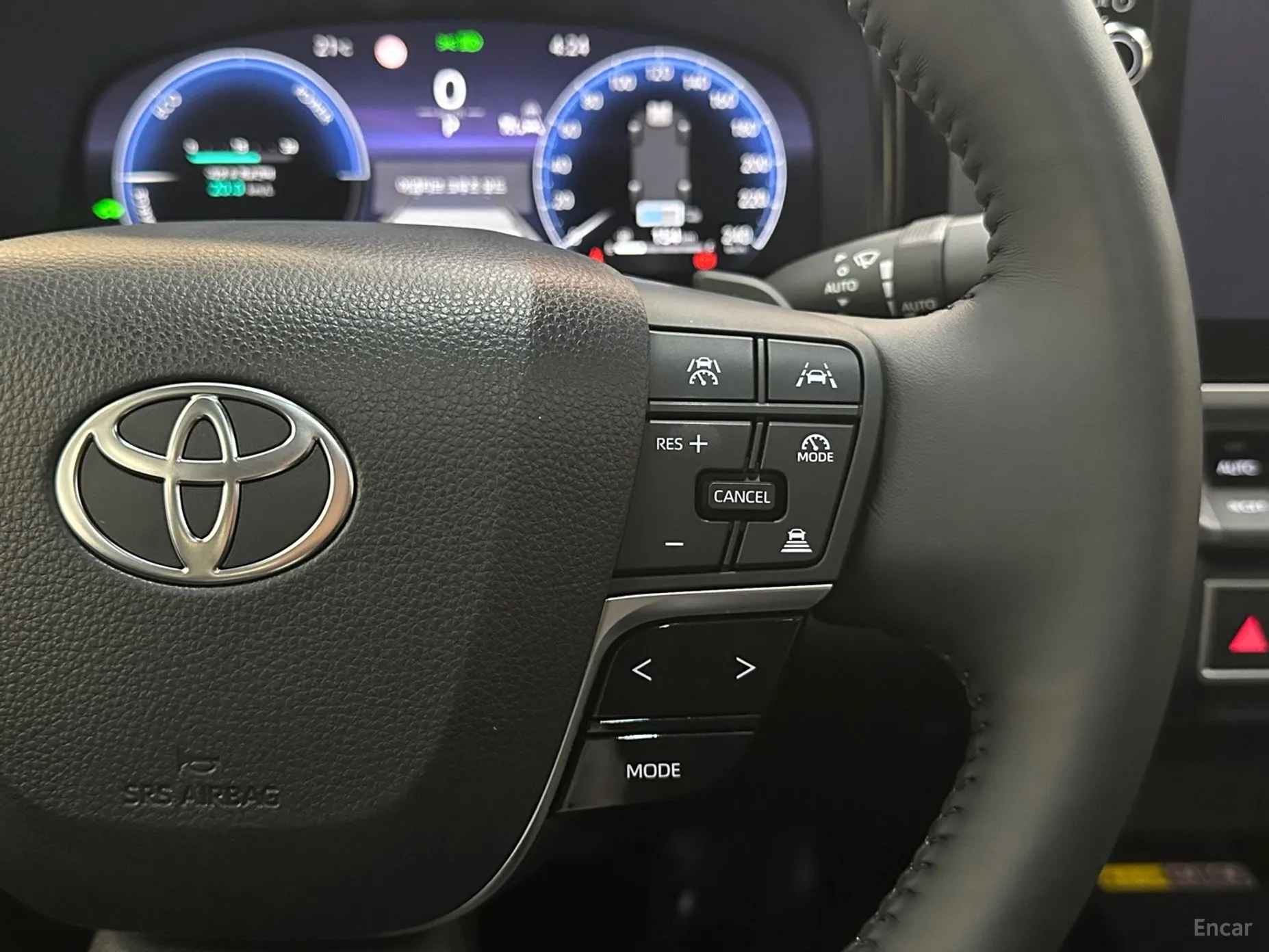 Toyota Camry (XV80) превью 14