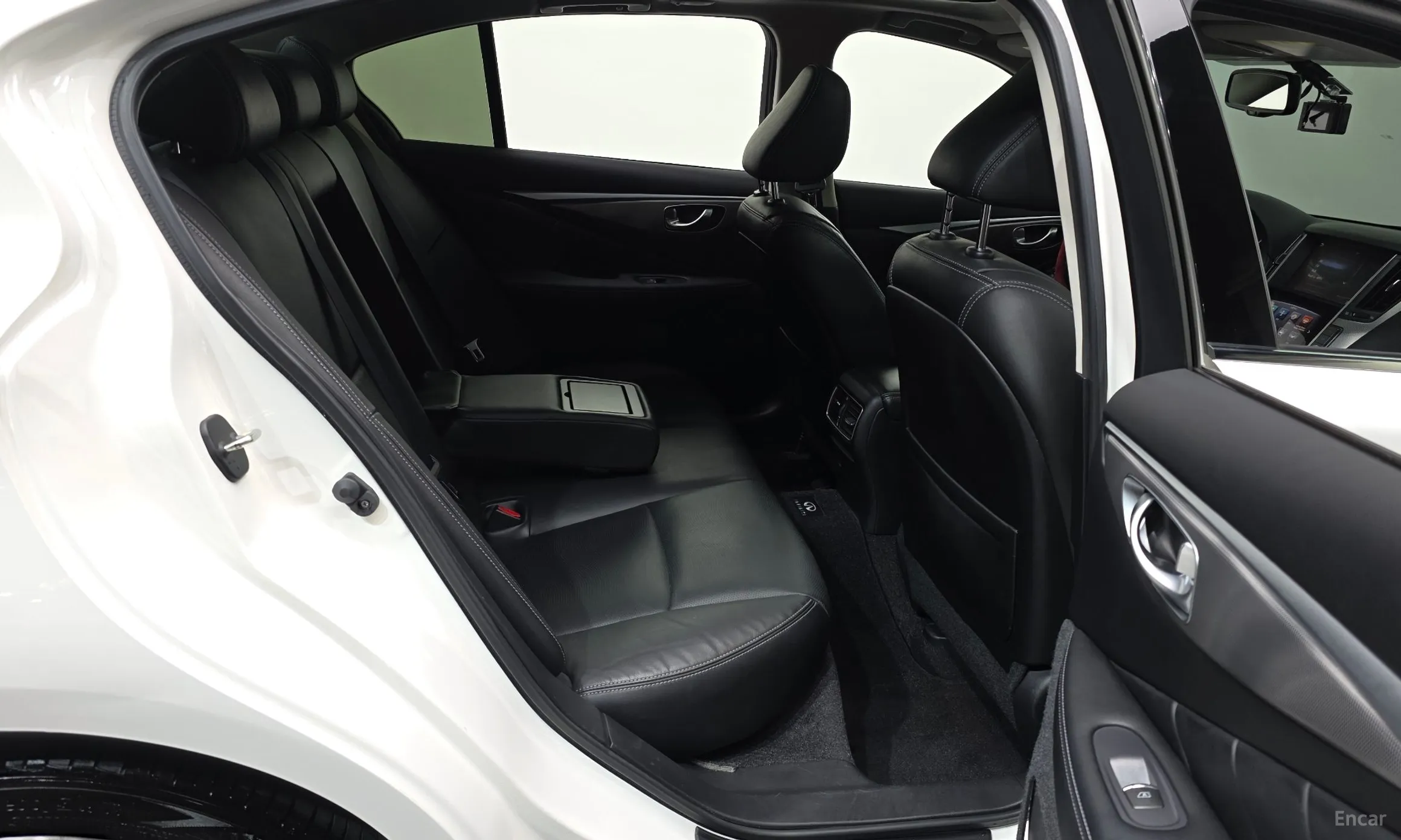 Infiniti Q50 превью 12
