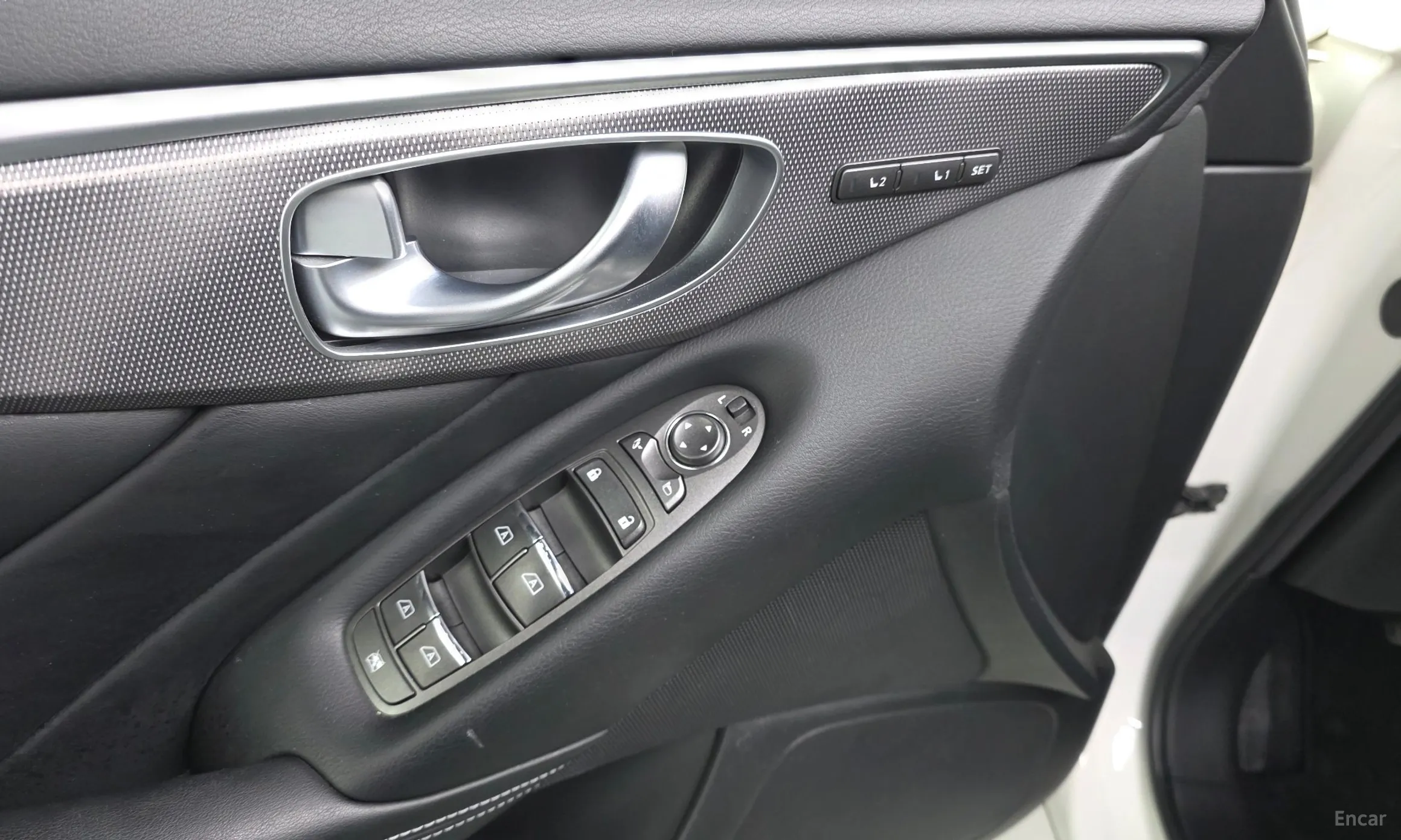 Infiniti Q50 превью 18