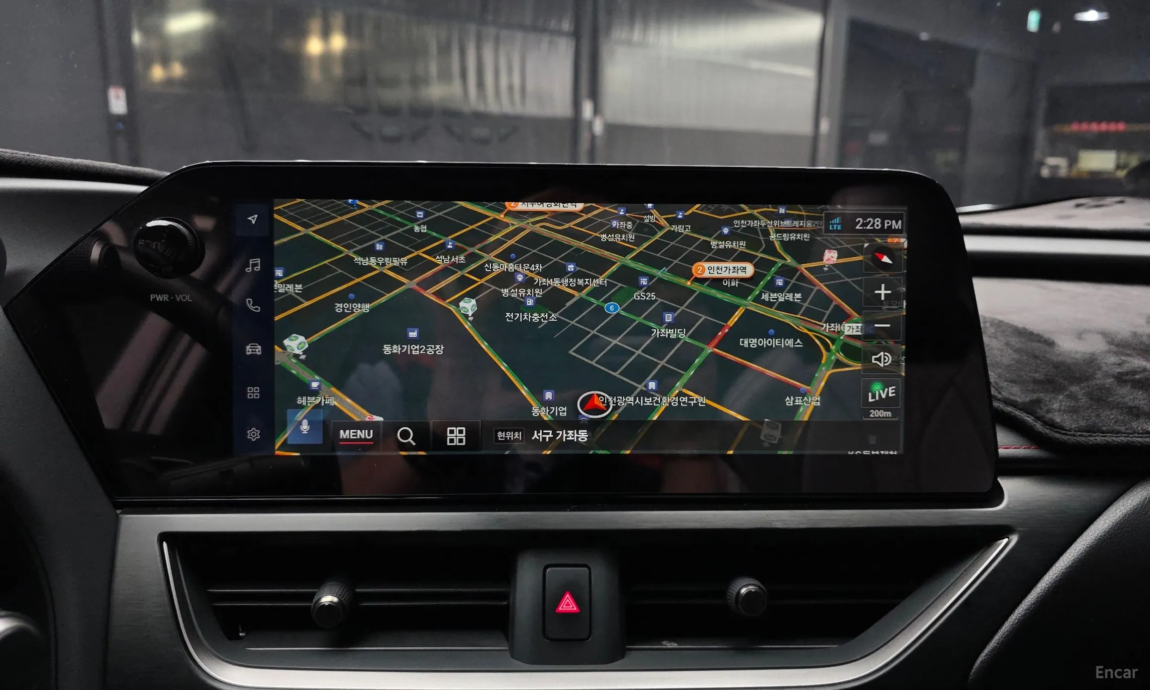 Lexus UX250h превью 14