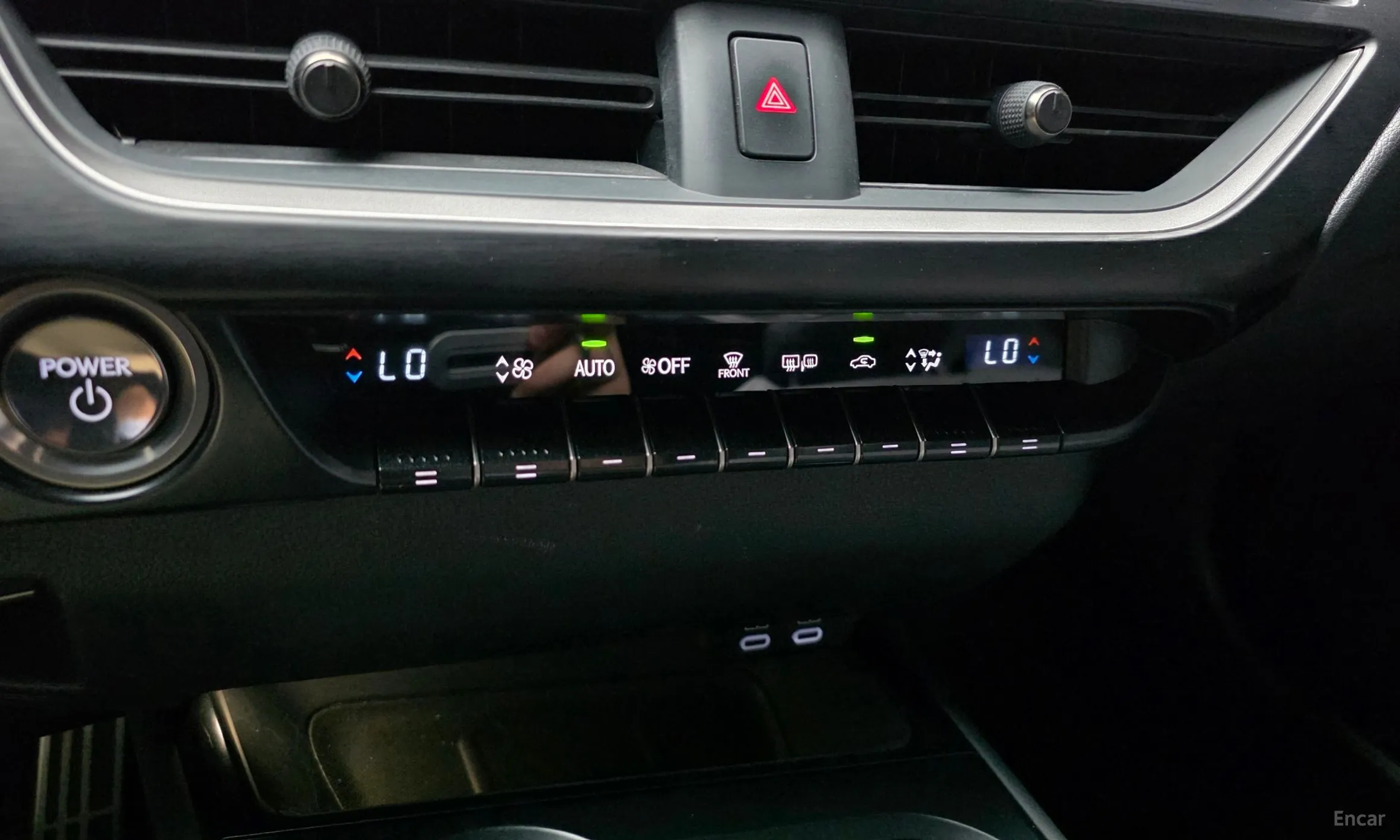 Lexus UX250h превью 18