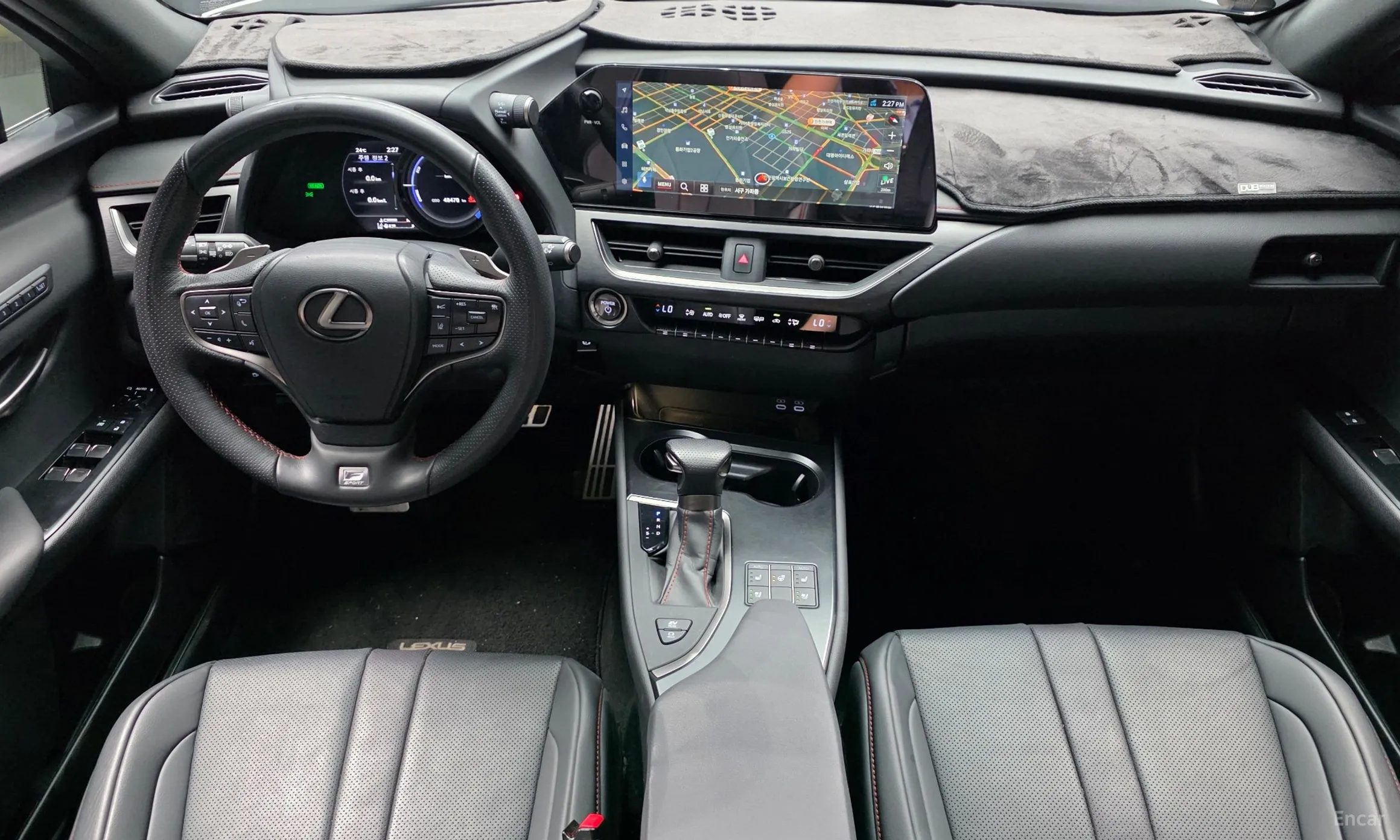 Lexus UX250h превью 7