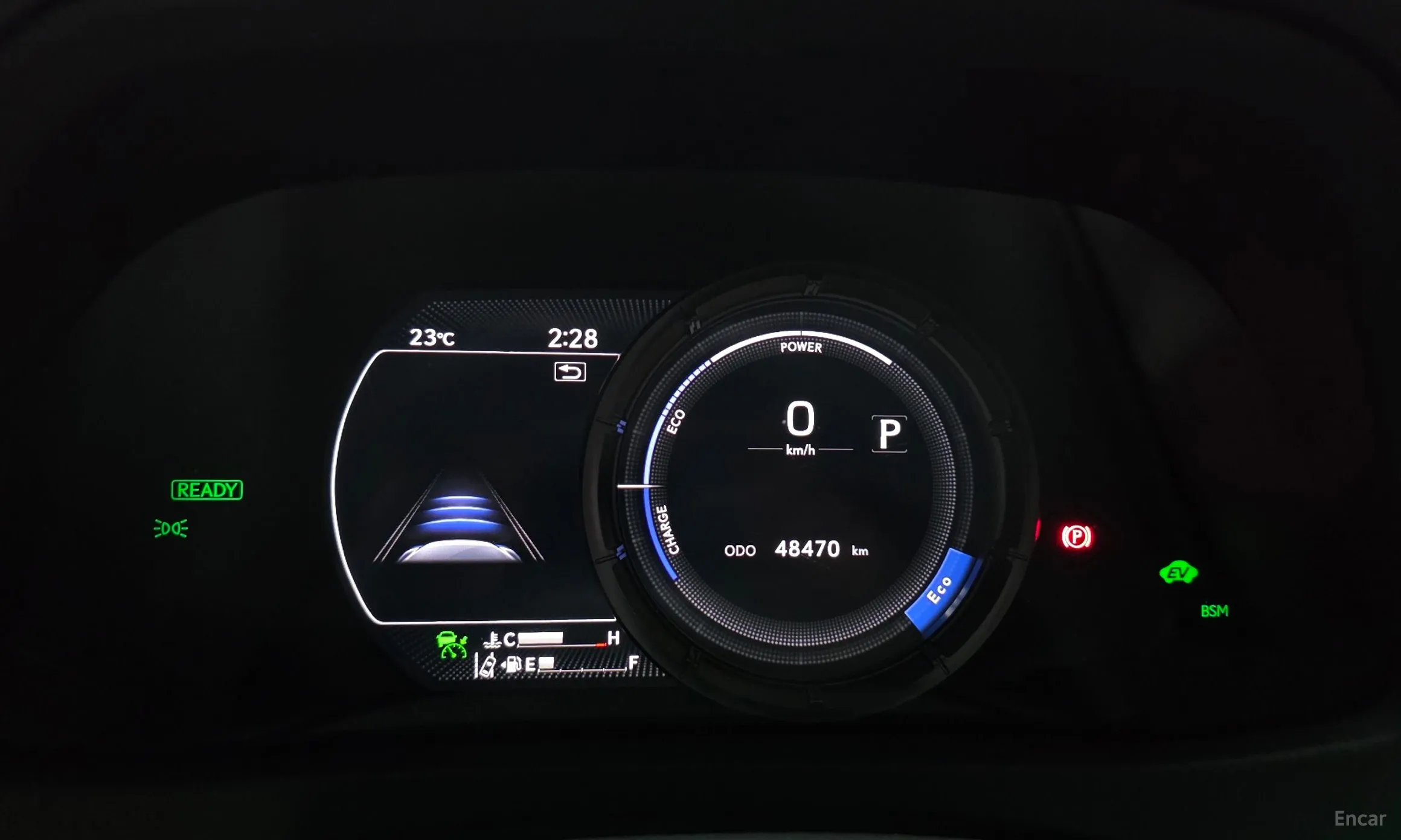 Lexus UX250h превью 8
