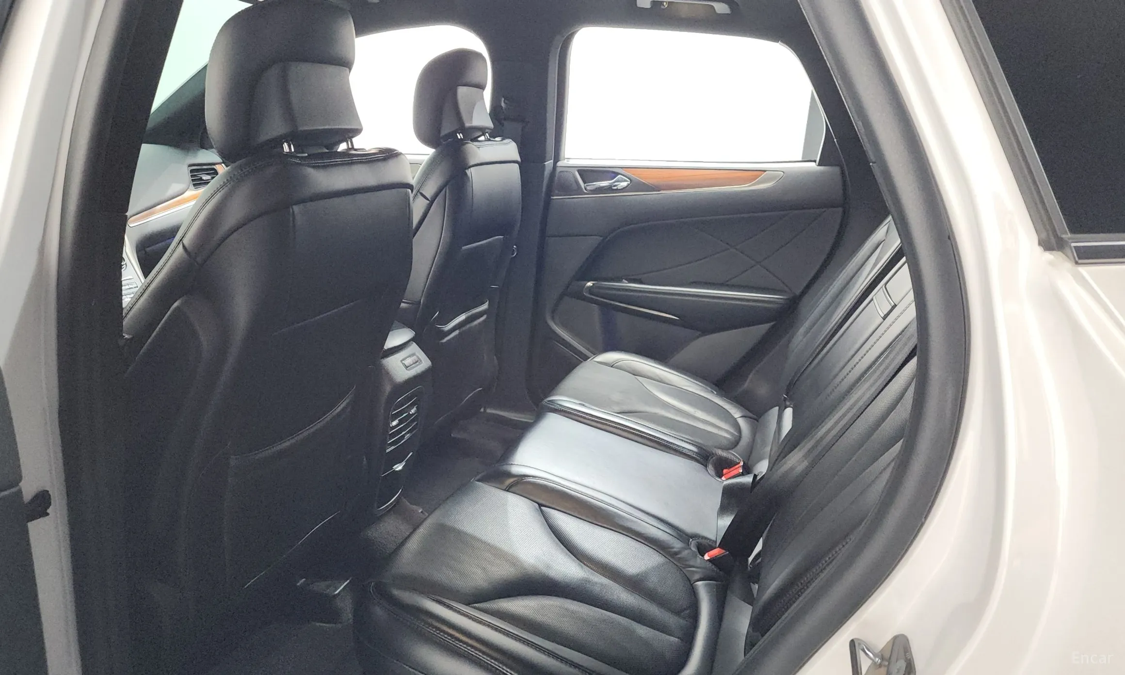 Lincoln MKC превью 11
