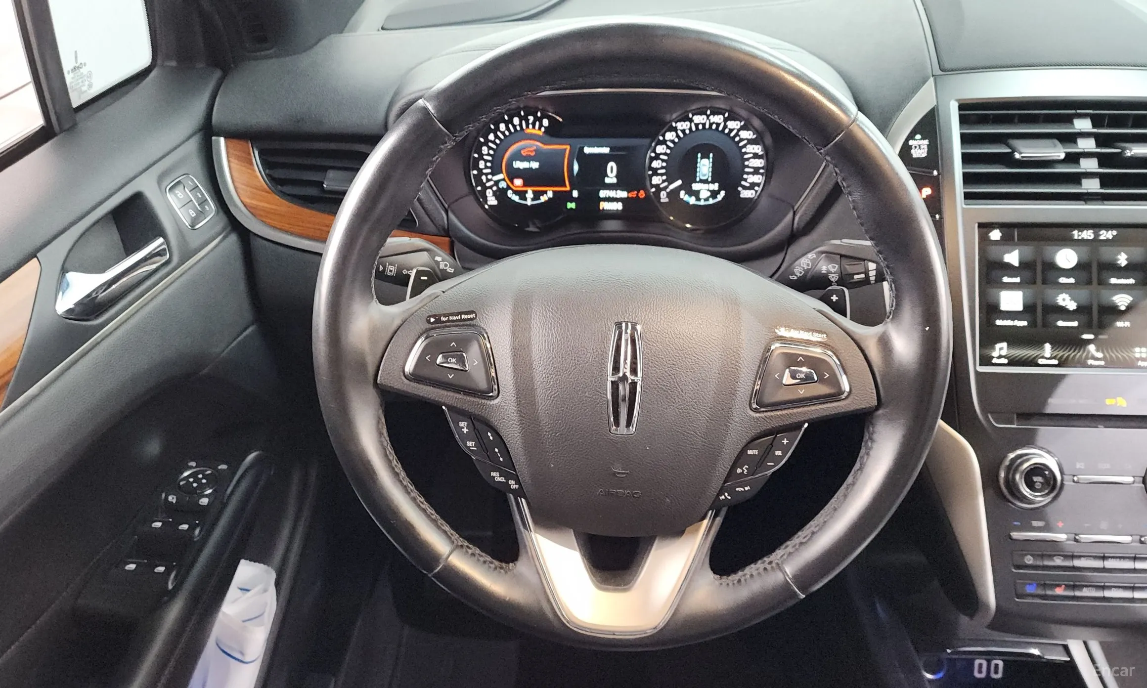 Lincoln MKC превью 13