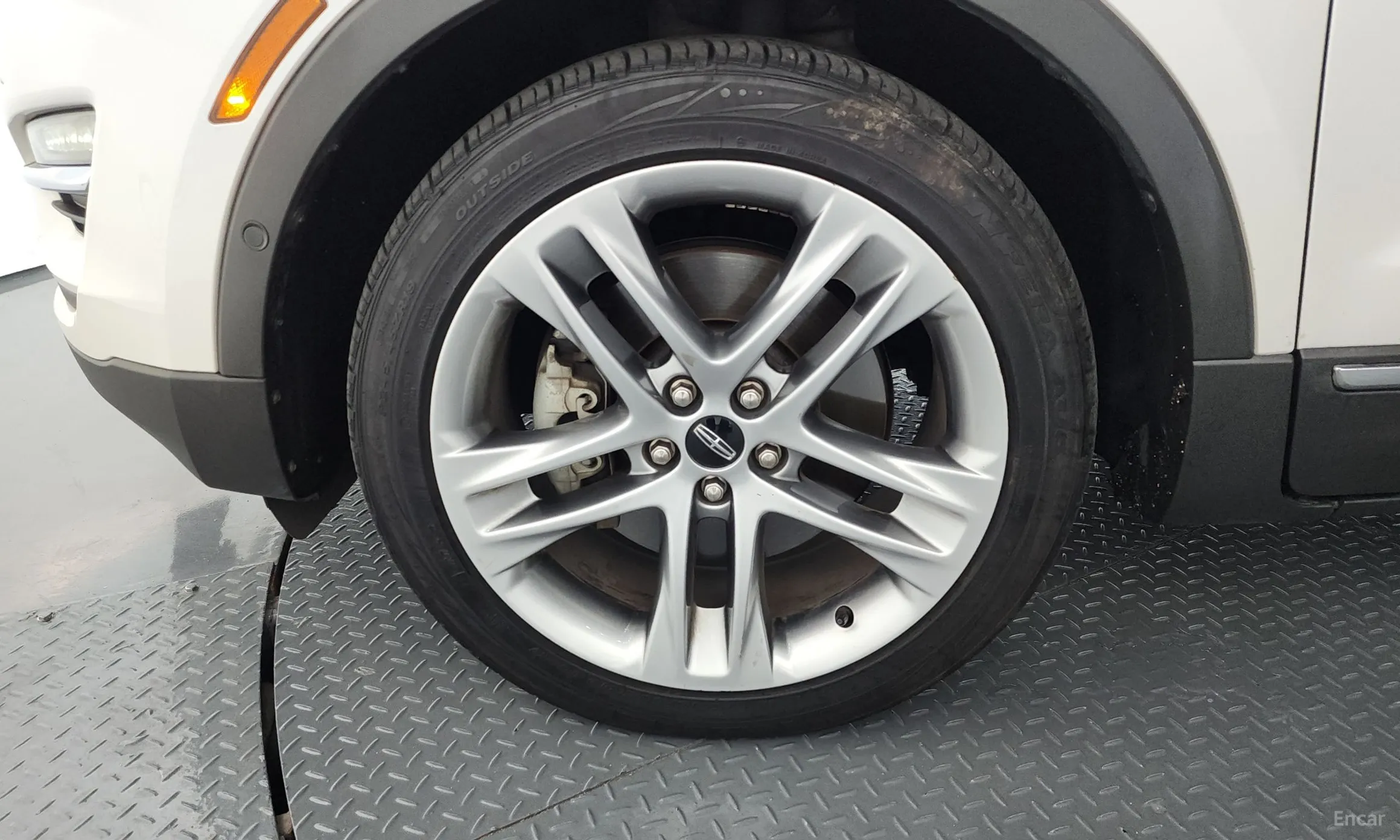 Lincoln MKC превью 5