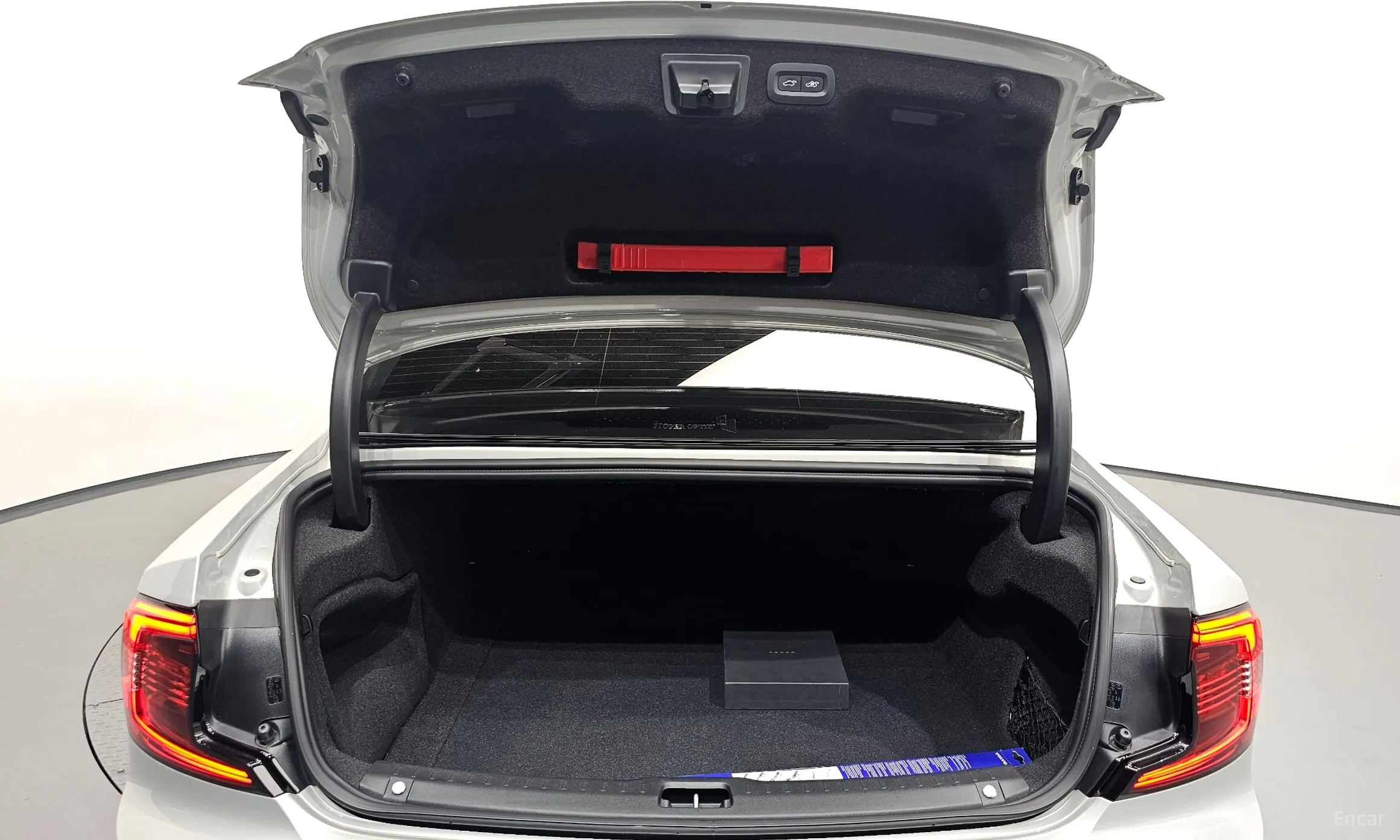 Volvo S90 превью 18