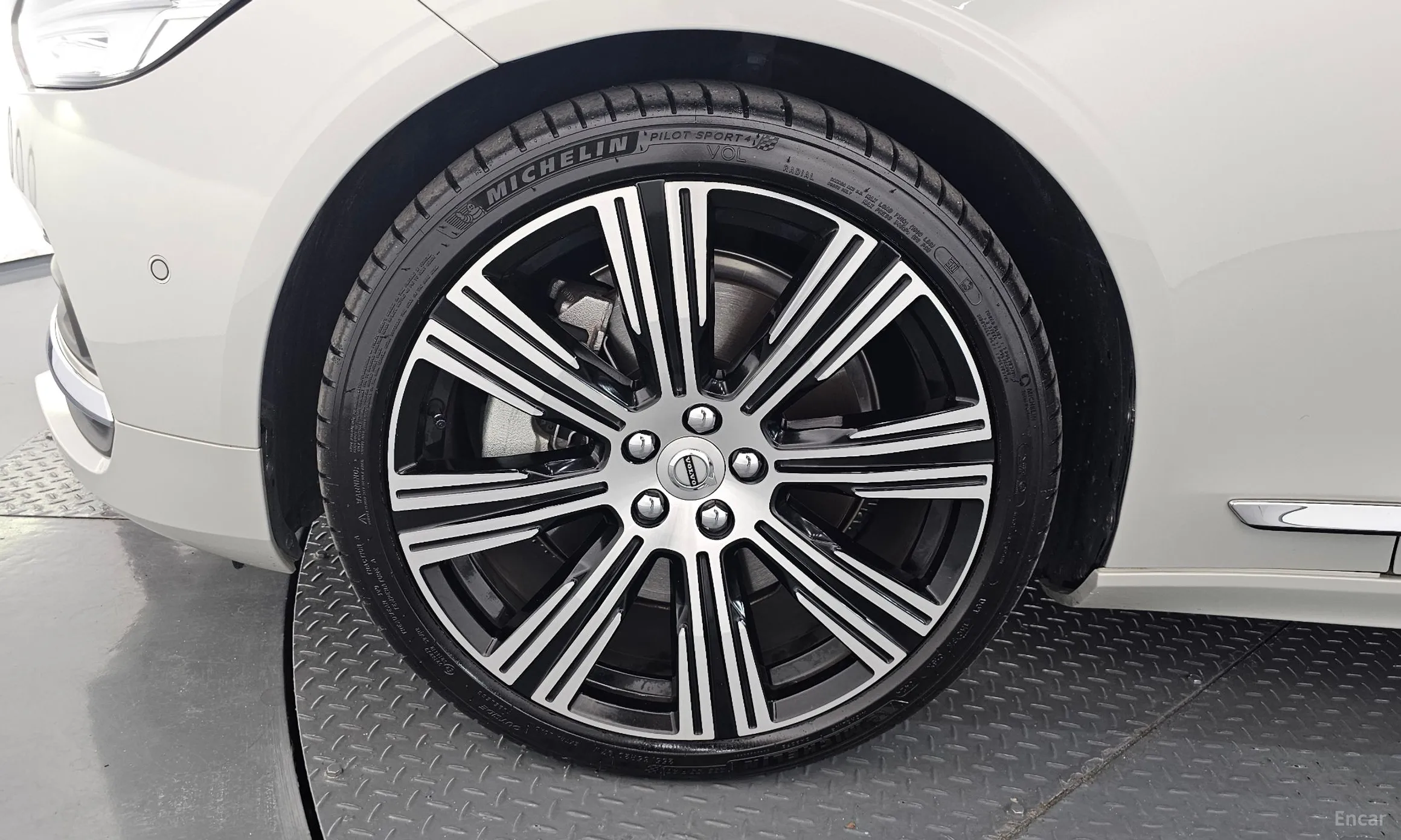 Volvo S90 превью 5