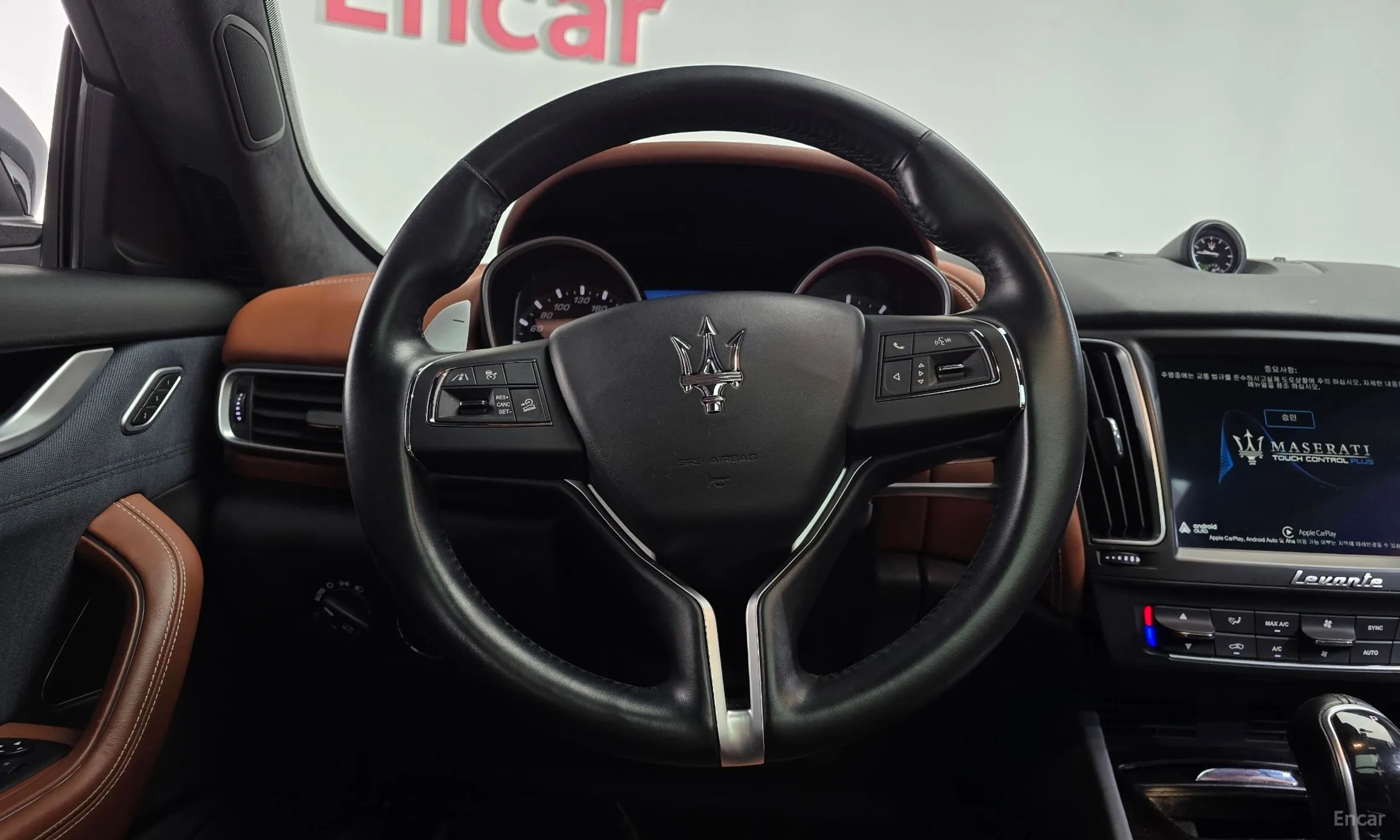 Maserati Levante превью 13
