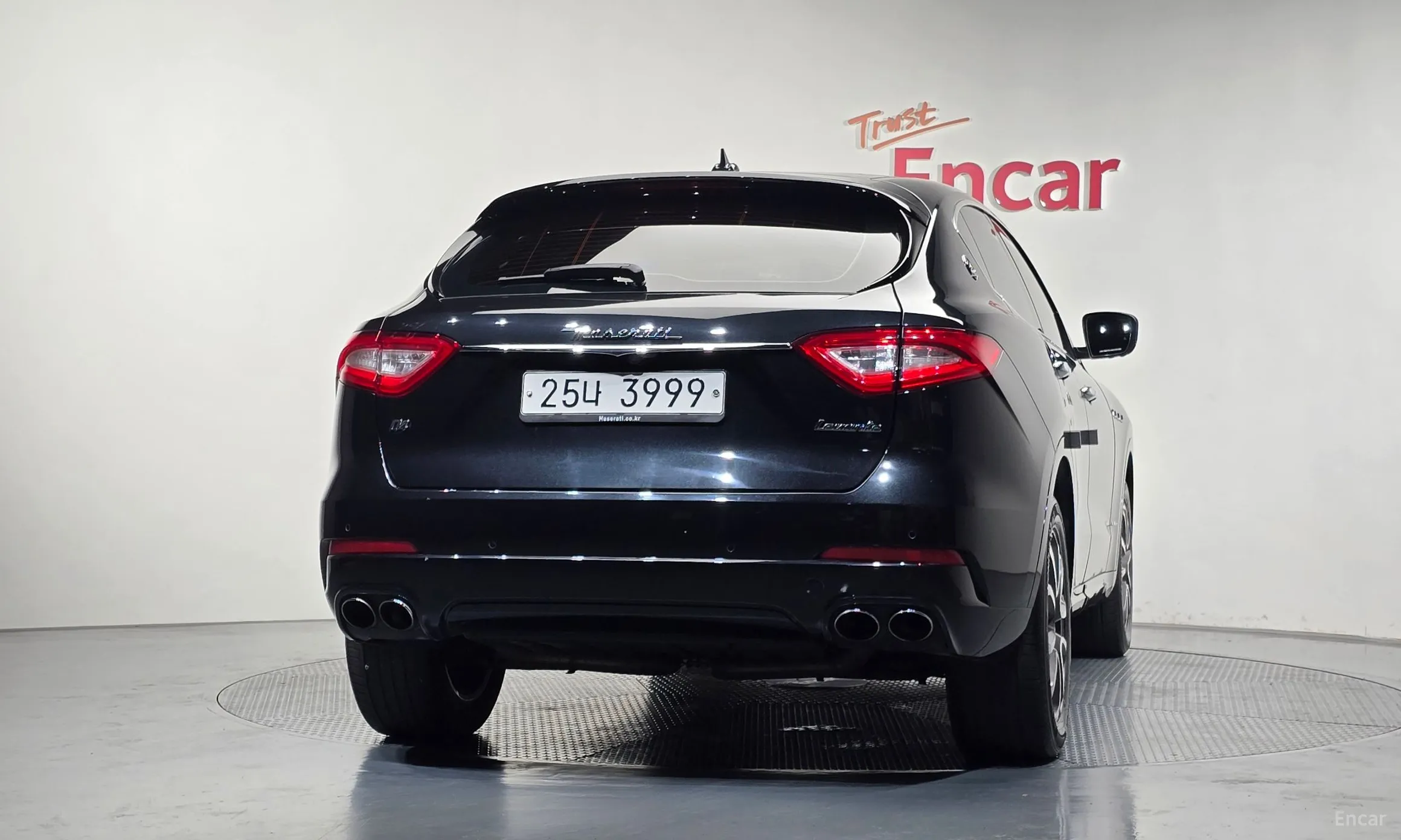 Maserati Levante превью 4