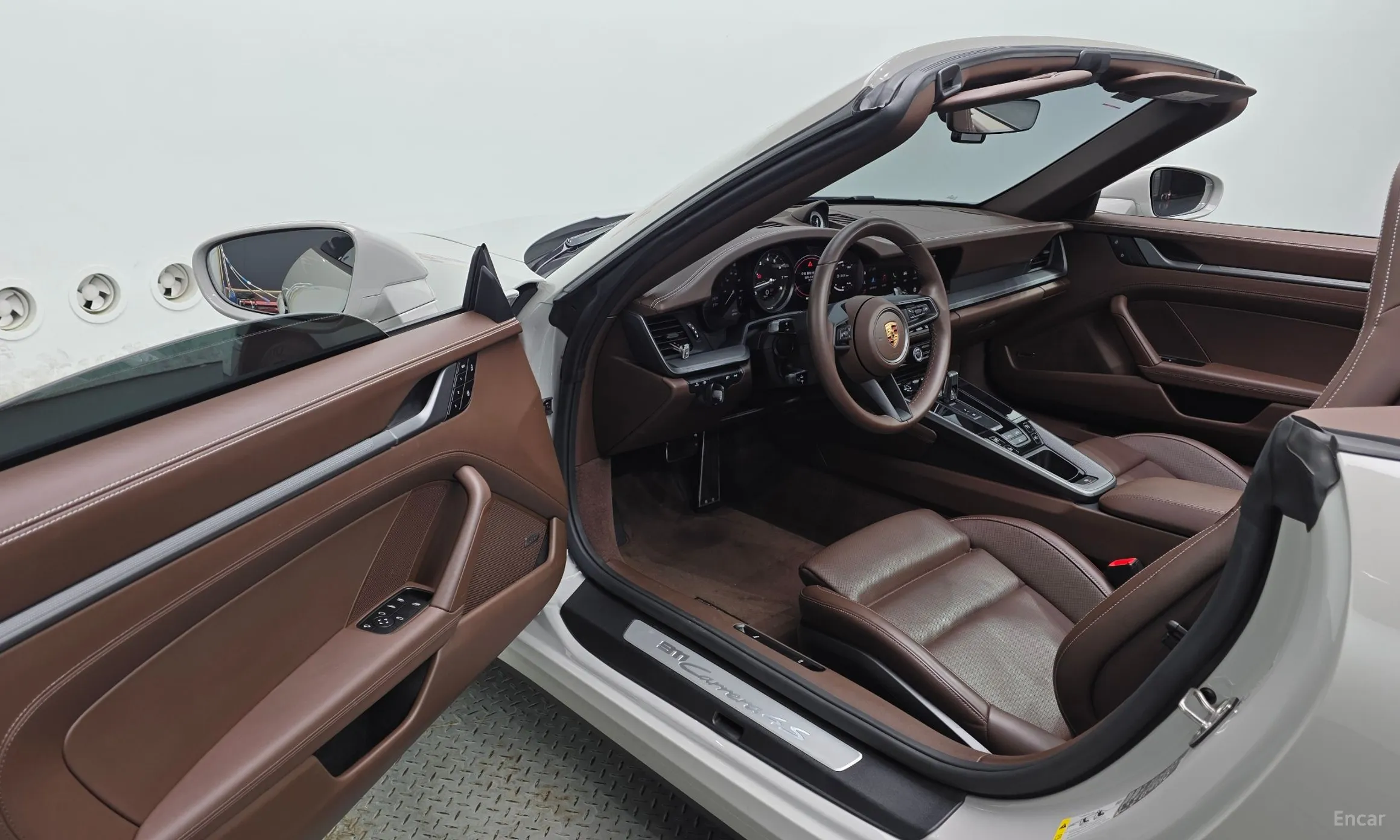 Porsche 911 (992) превью 10