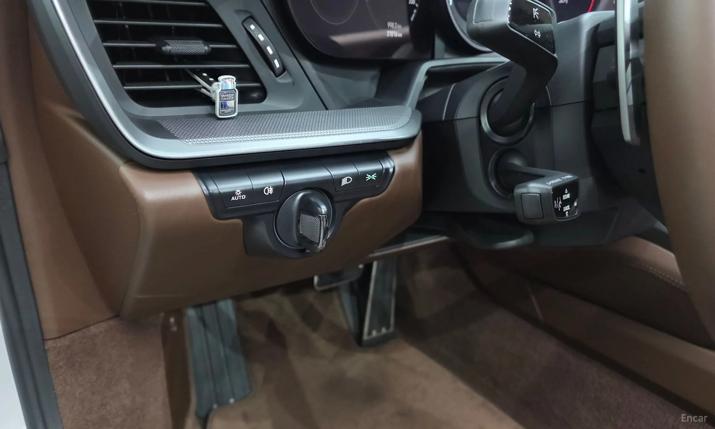 Porsche 911 (992) превью 18