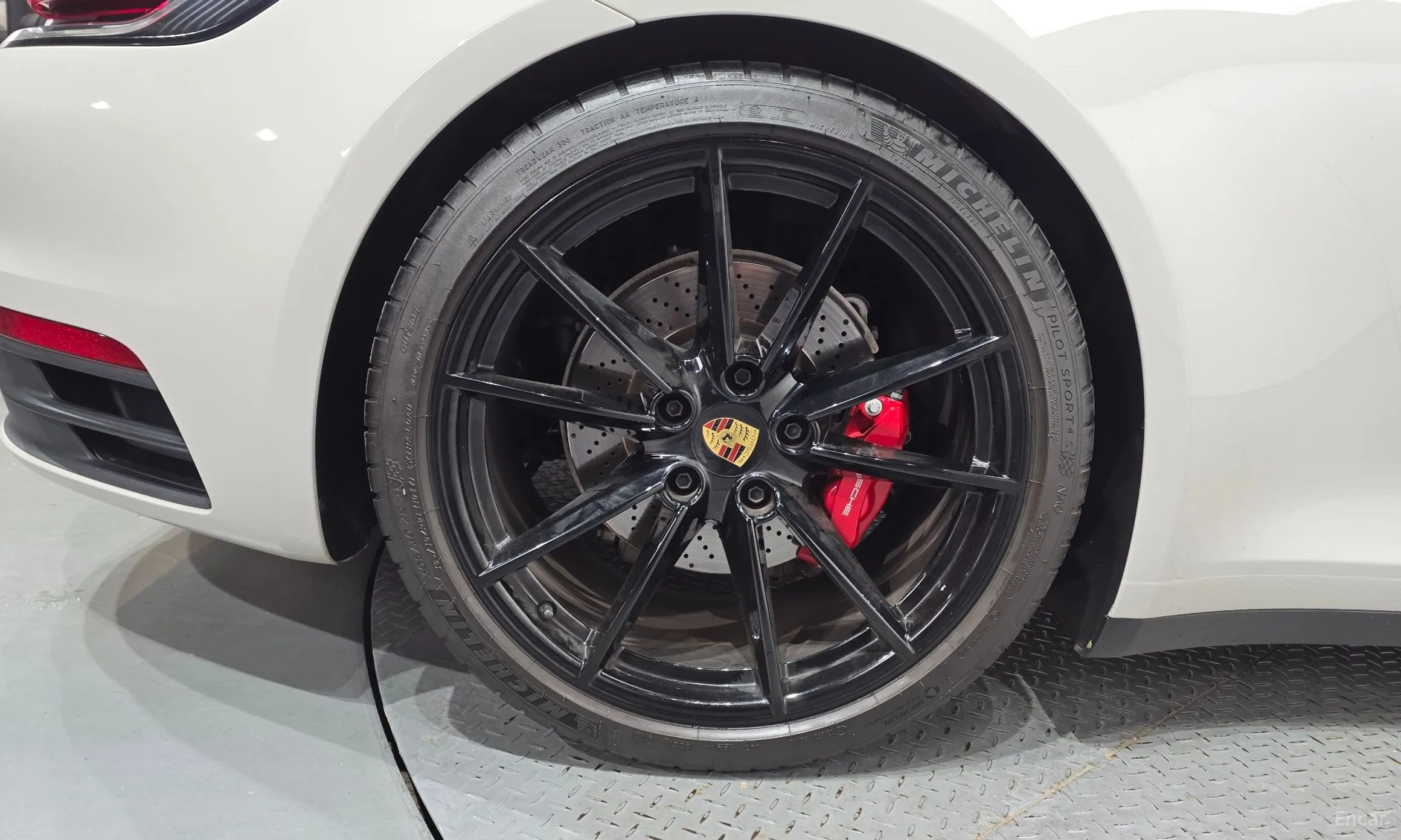 Porsche 911 (992) превью 5