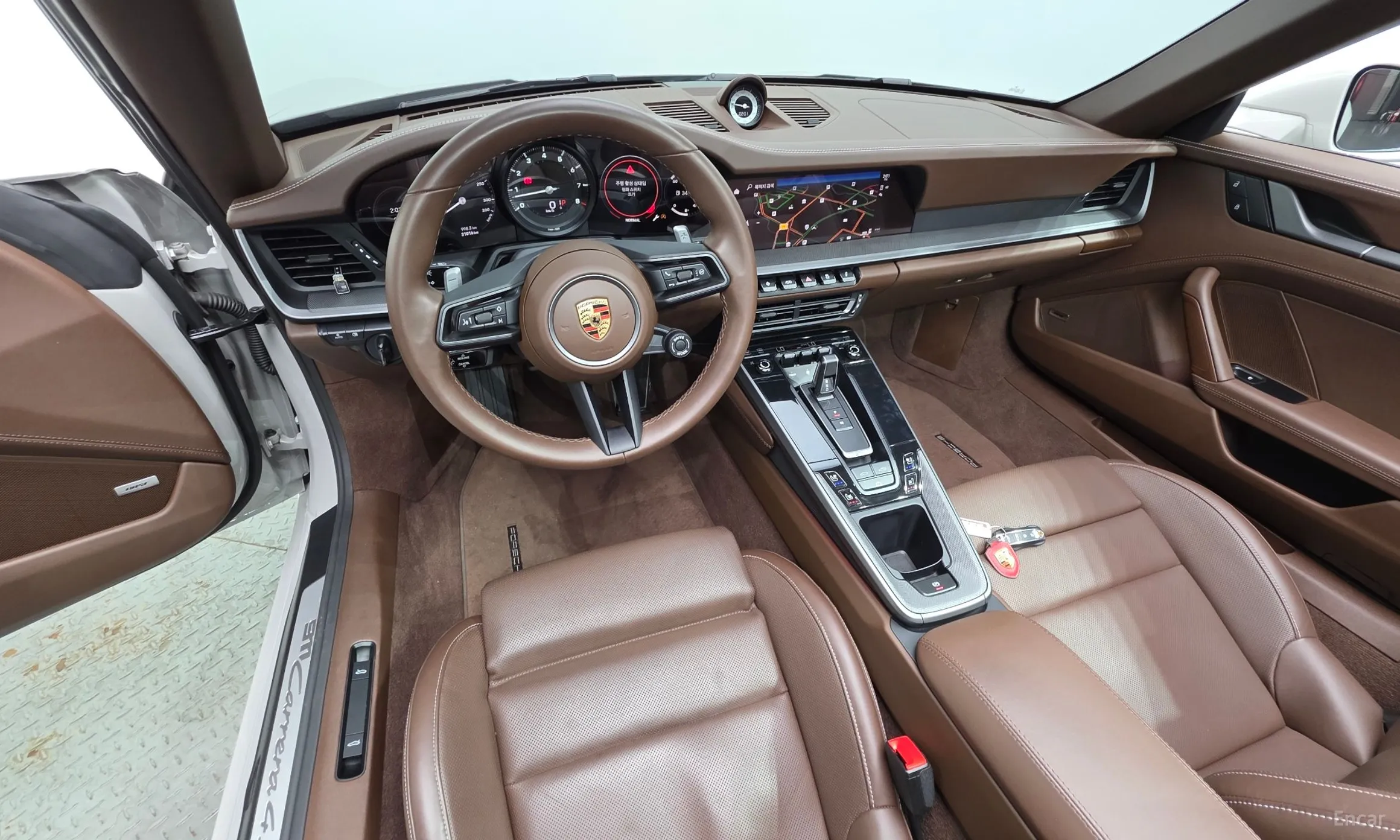 Porsche 911 (992) превью 7