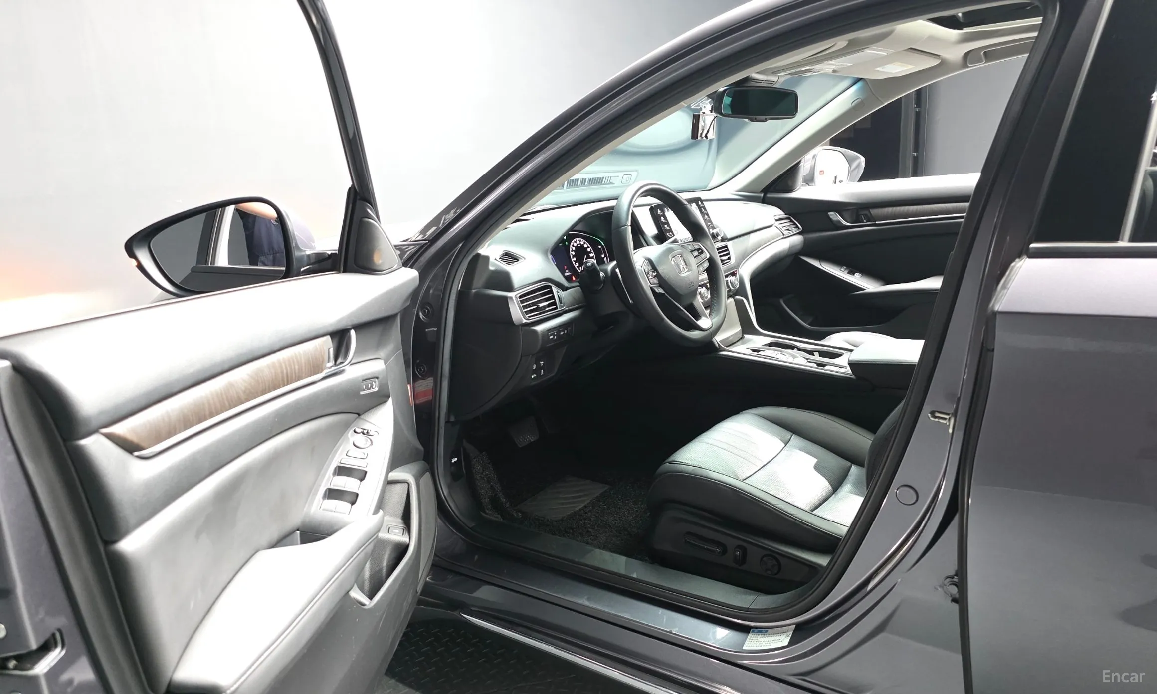 Honda Accord 10th Generation превью 10