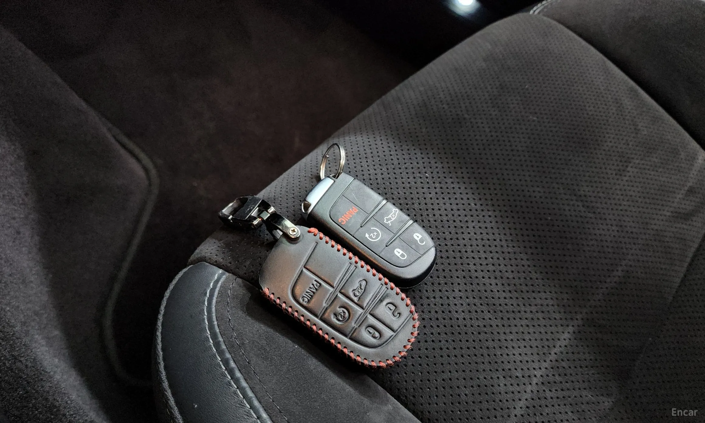 Dodge Challenger превью 16