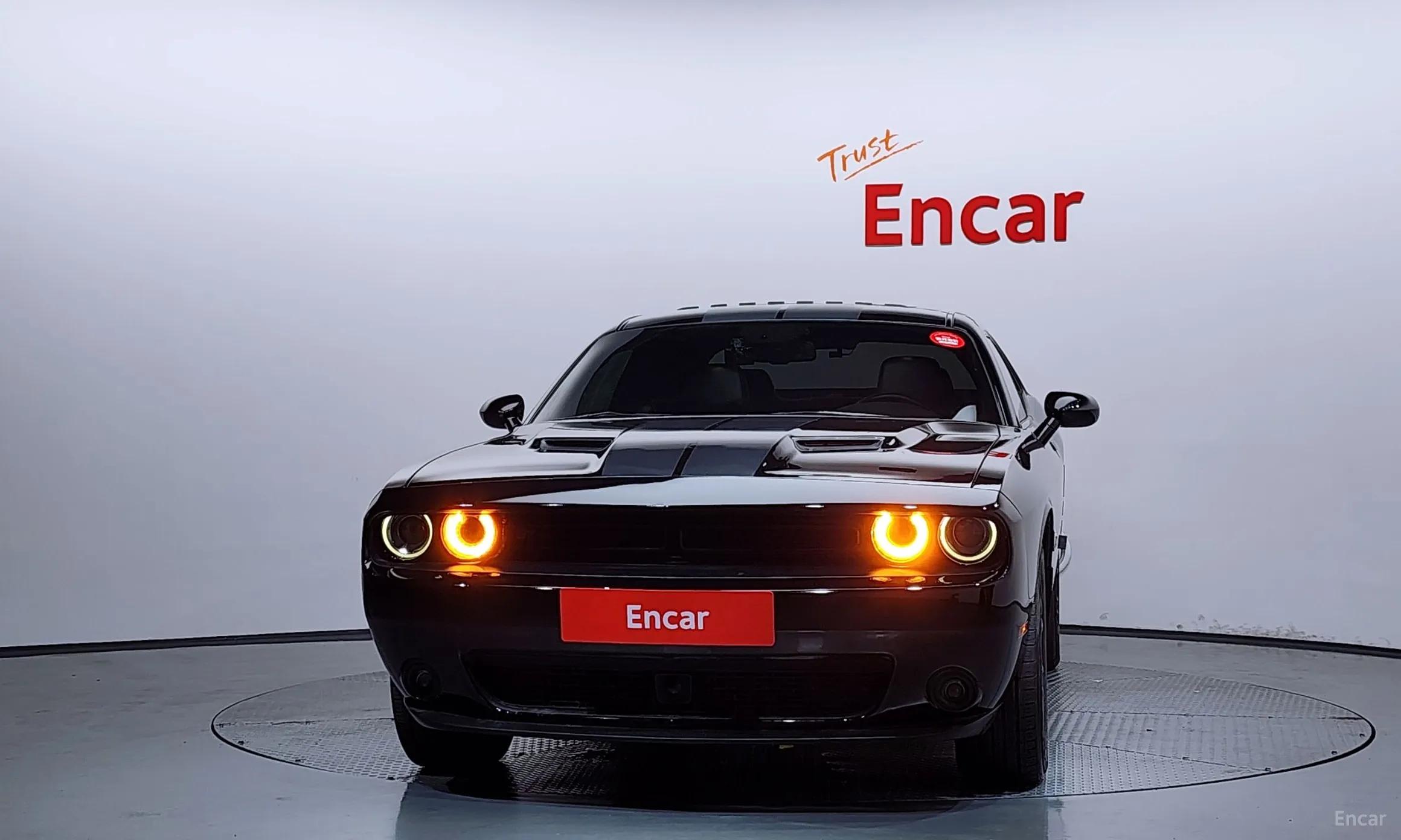 Dodge Challenger превью 3