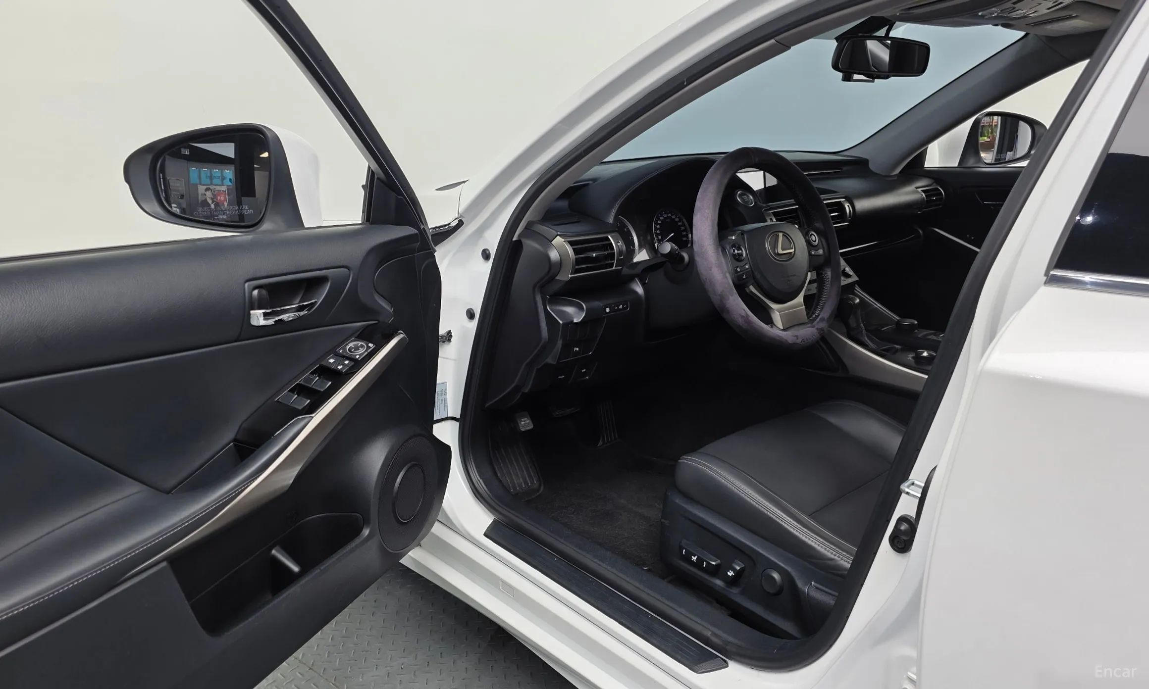 Lexus New IS250 превью 10
