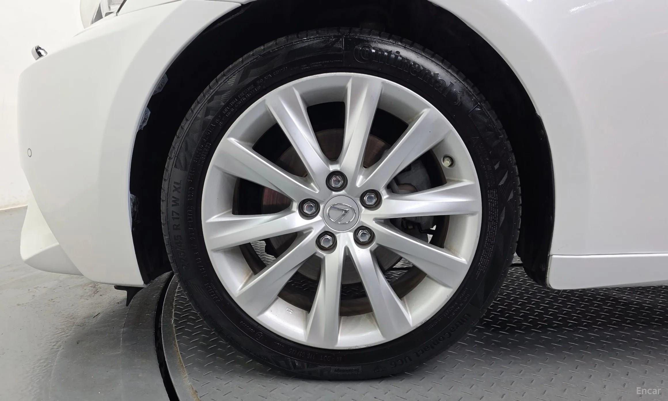 Lexus New IS250 превью 5