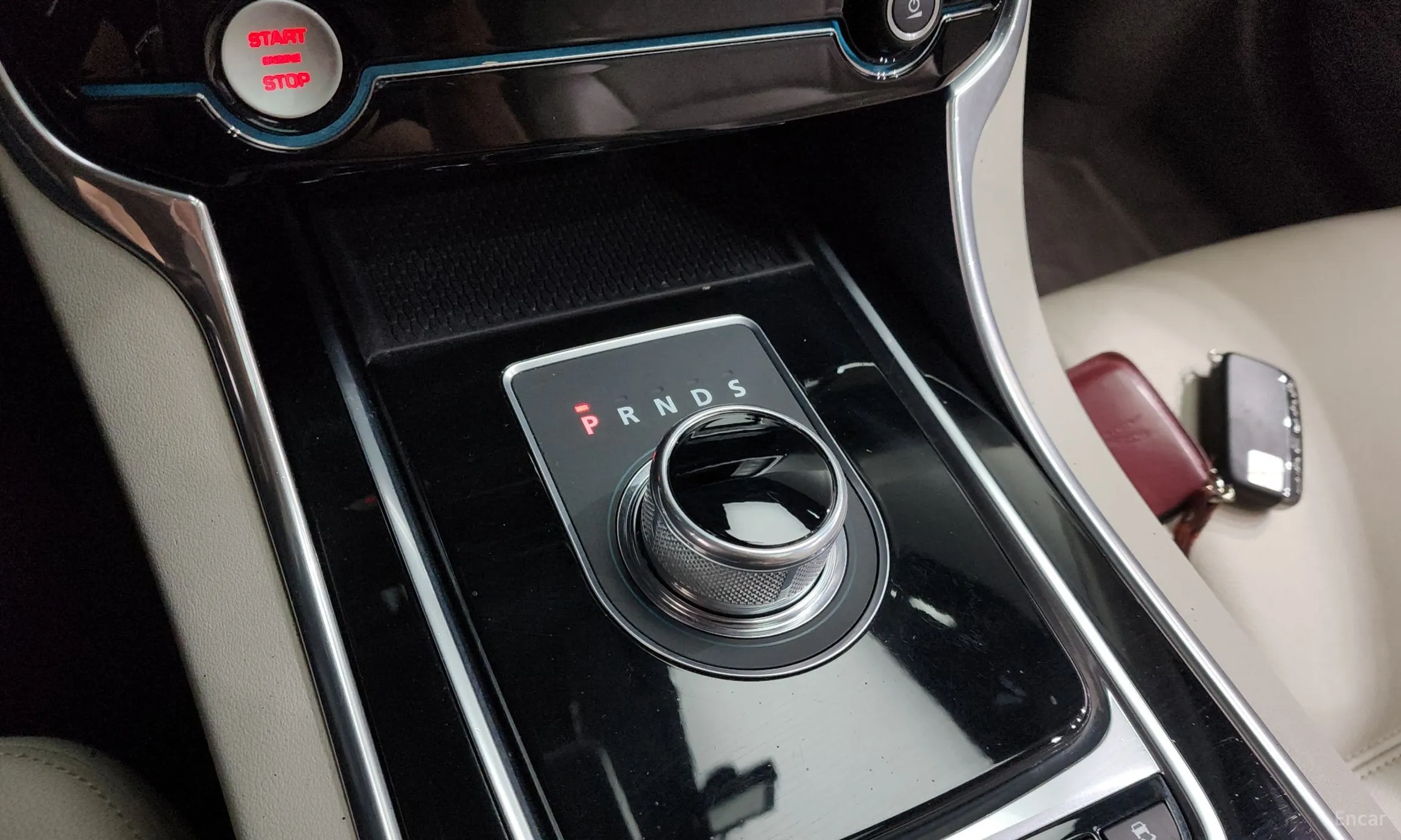 Jaguar XE превью 9