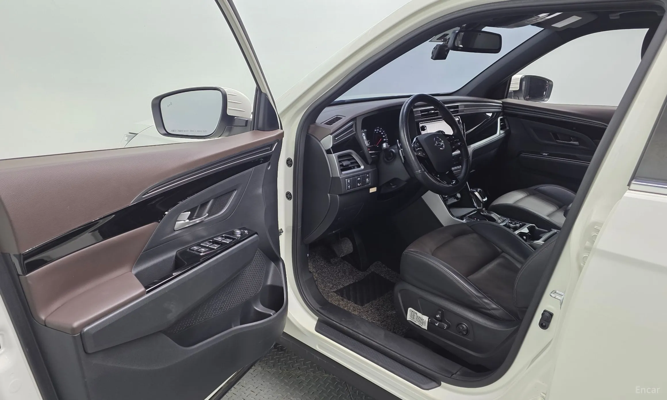 KG Mobility (SsangYong) Beautiful Korando превью 10