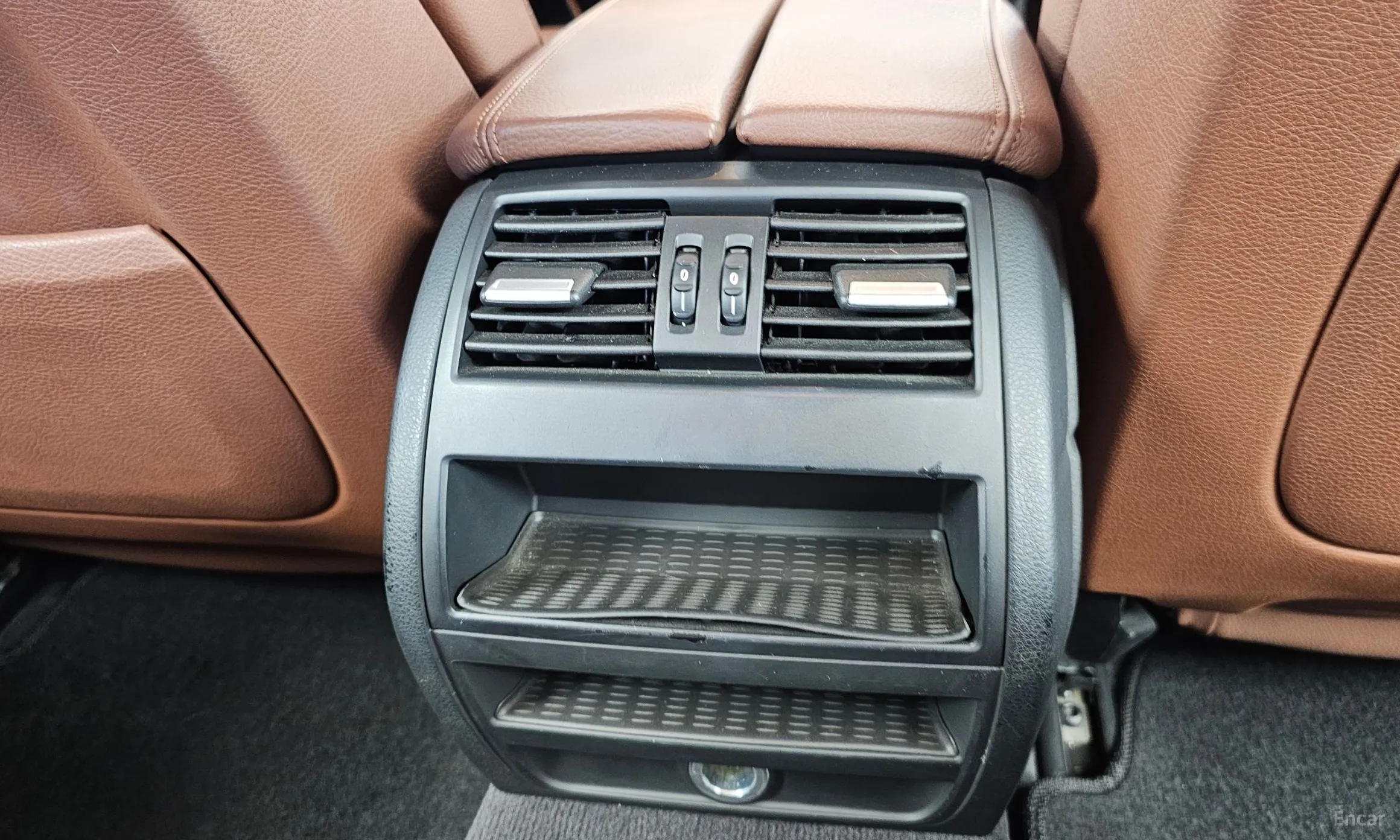 BMW 5 Series (F10) превью 19