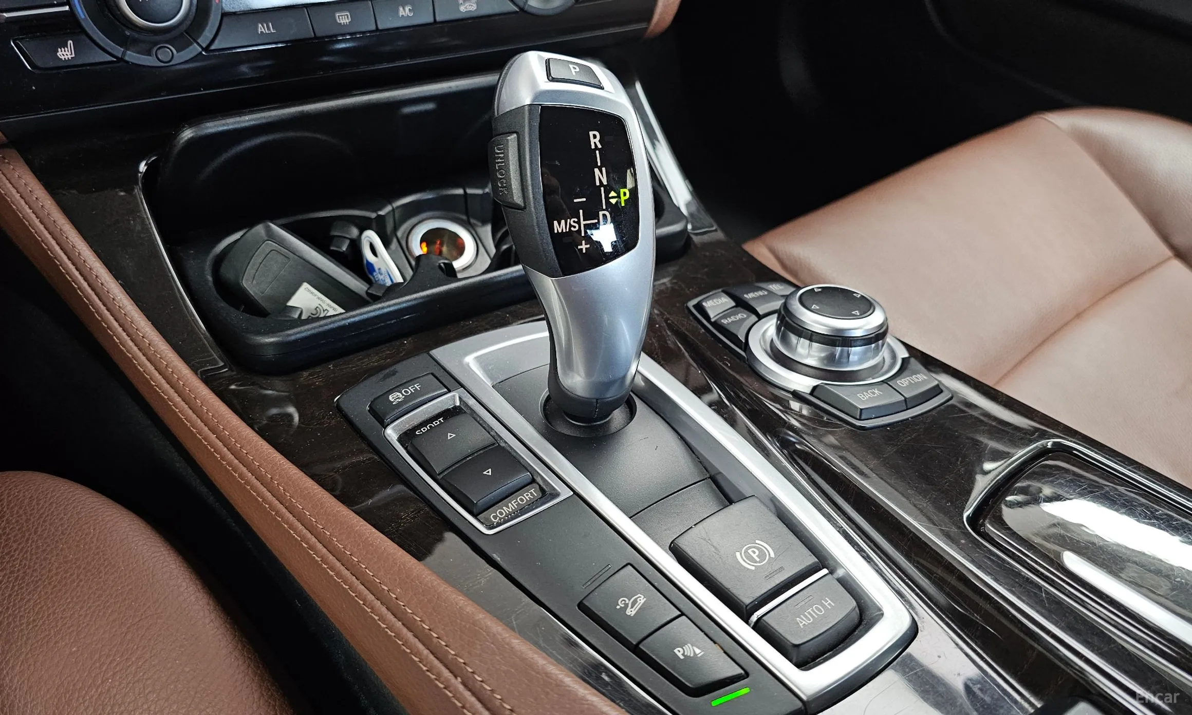 BMW 5 Series (F10) превью 9