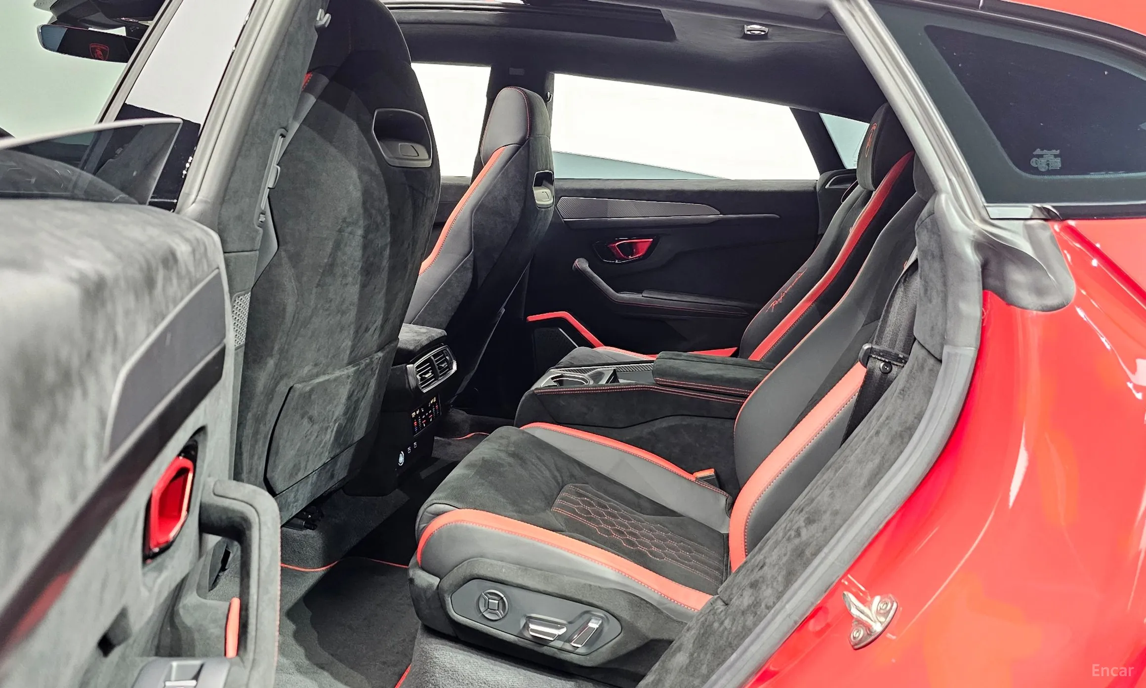 Lamborghini Urus превью 11